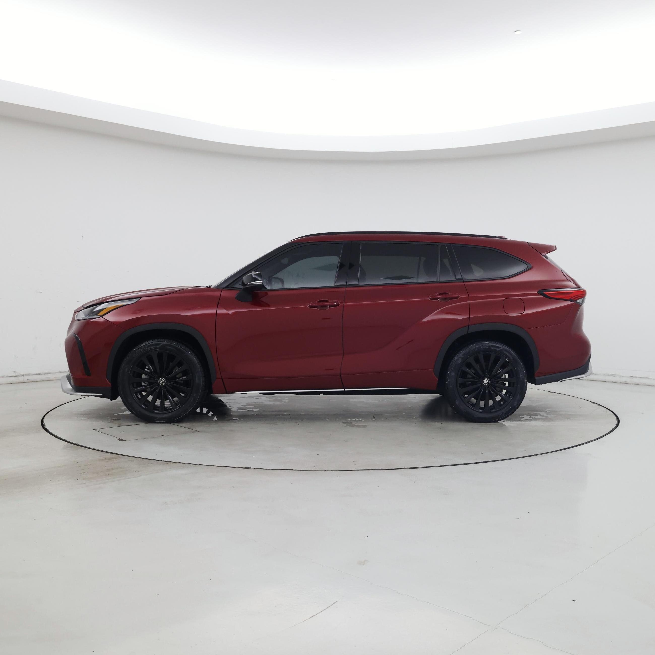 Thumbnail: 2023 Toyota Highlander - 3