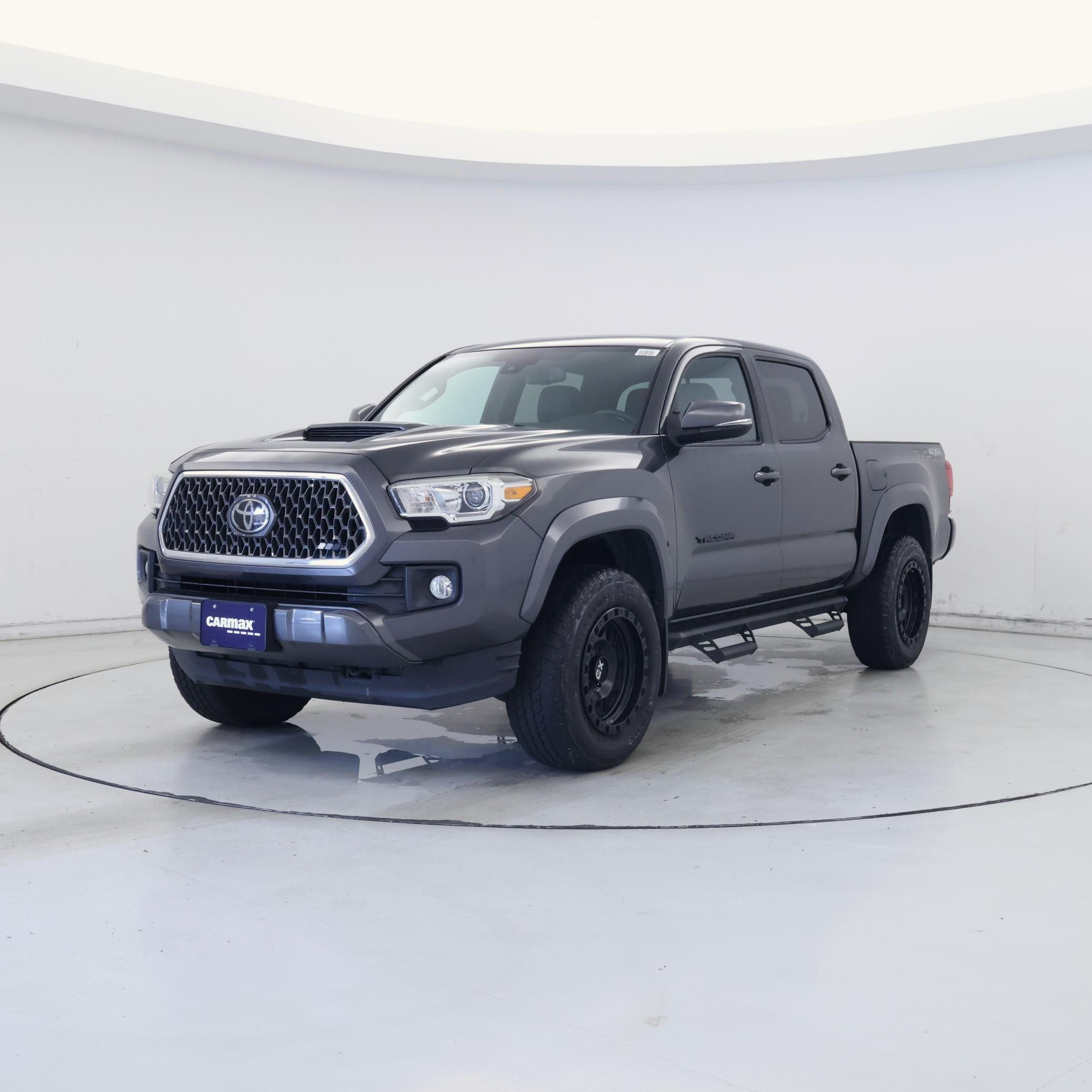 Thumbnail: 2018 Toyota Tacoma - 4
