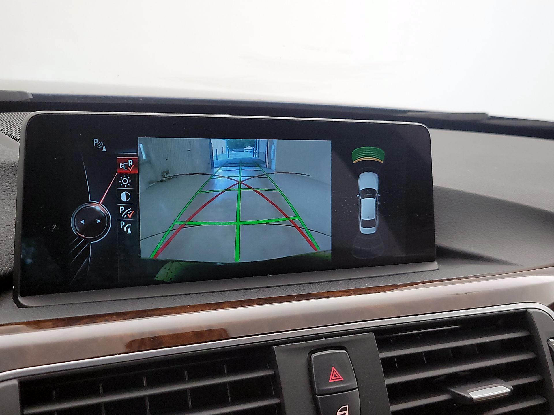 Thumbnail: 2016 BMW 3 Series - 15
