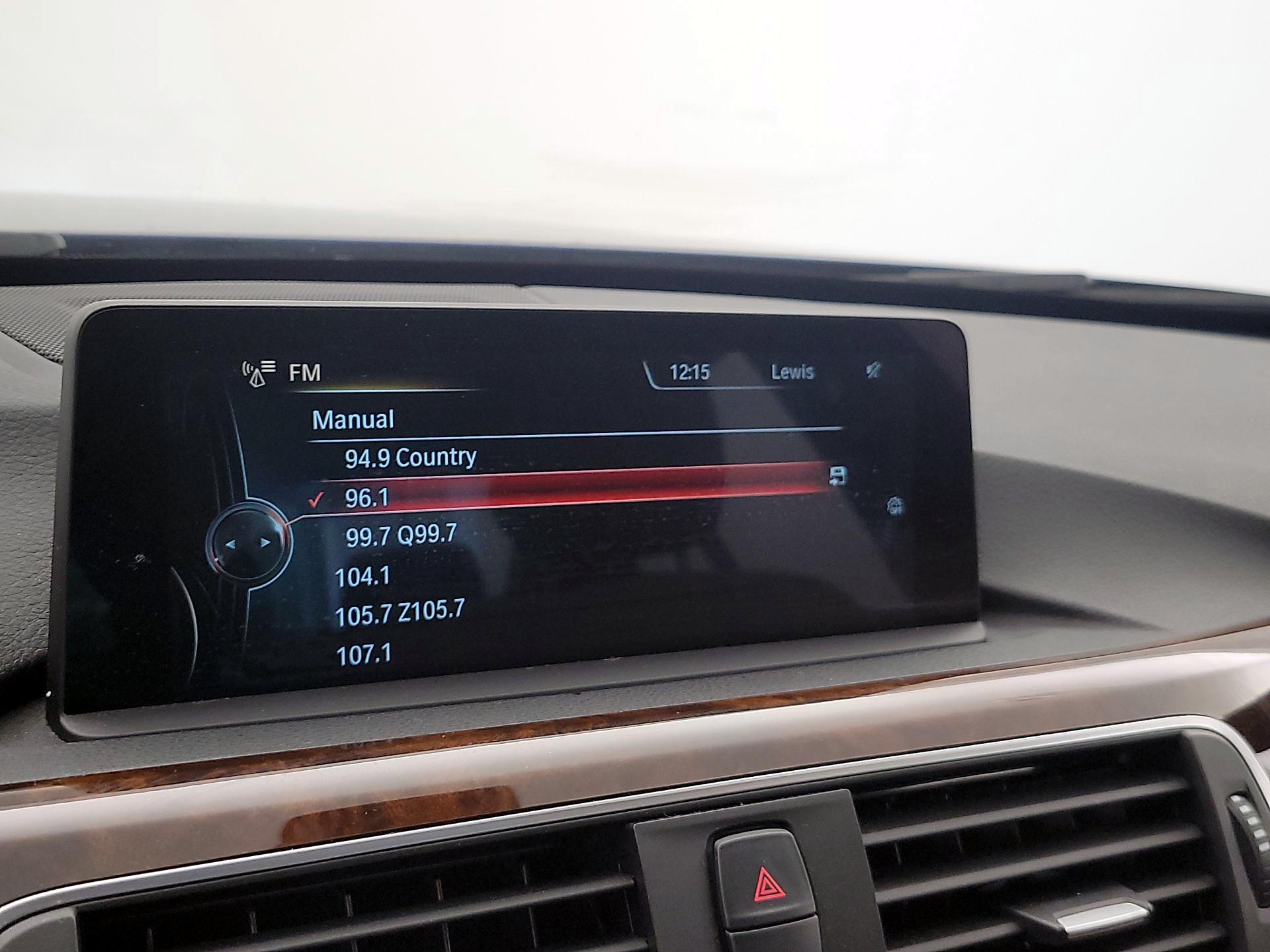 Thumbnail: 2016 BMW 3 Series - 16