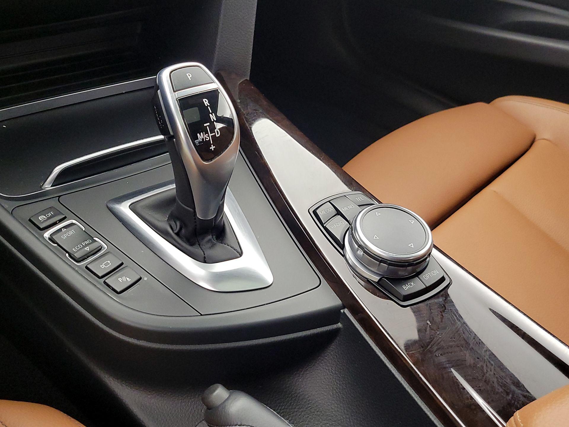 Thumbnail: 2016 BMW 3 Series - 18