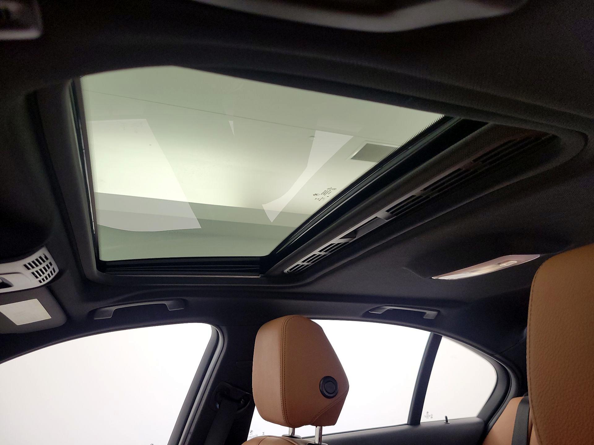 Thumbnail: 2016 BMW 3 Series - 20