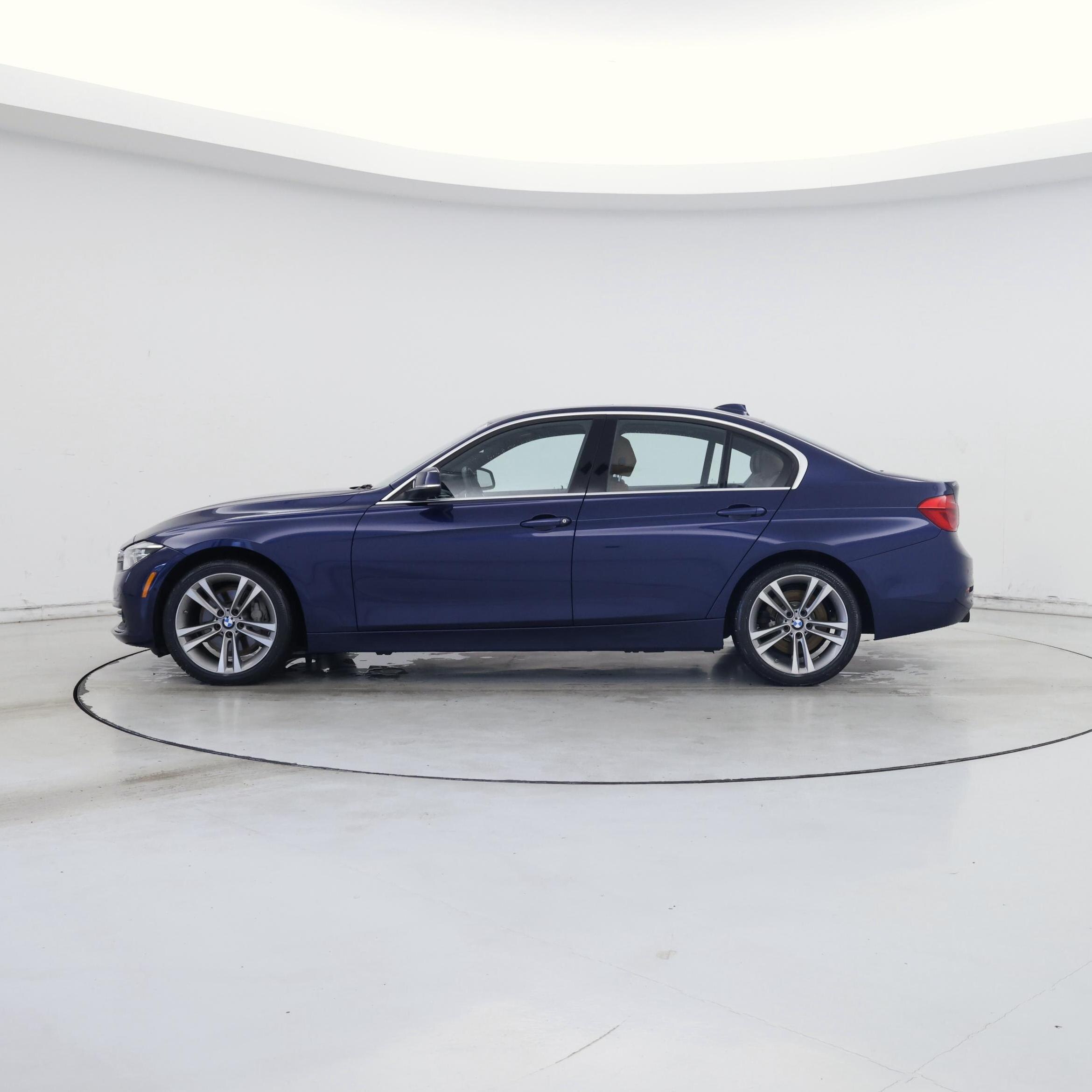 Thumbnail: 2016 BMW 3 Series - 3