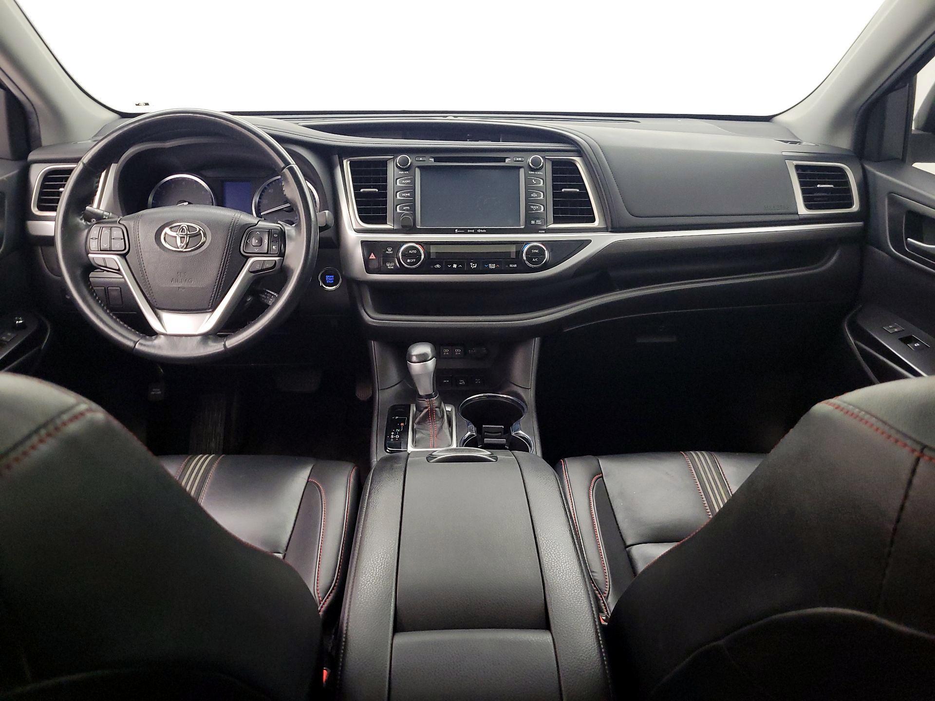 Thumbnail: 2019 Toyota Highlander - 9