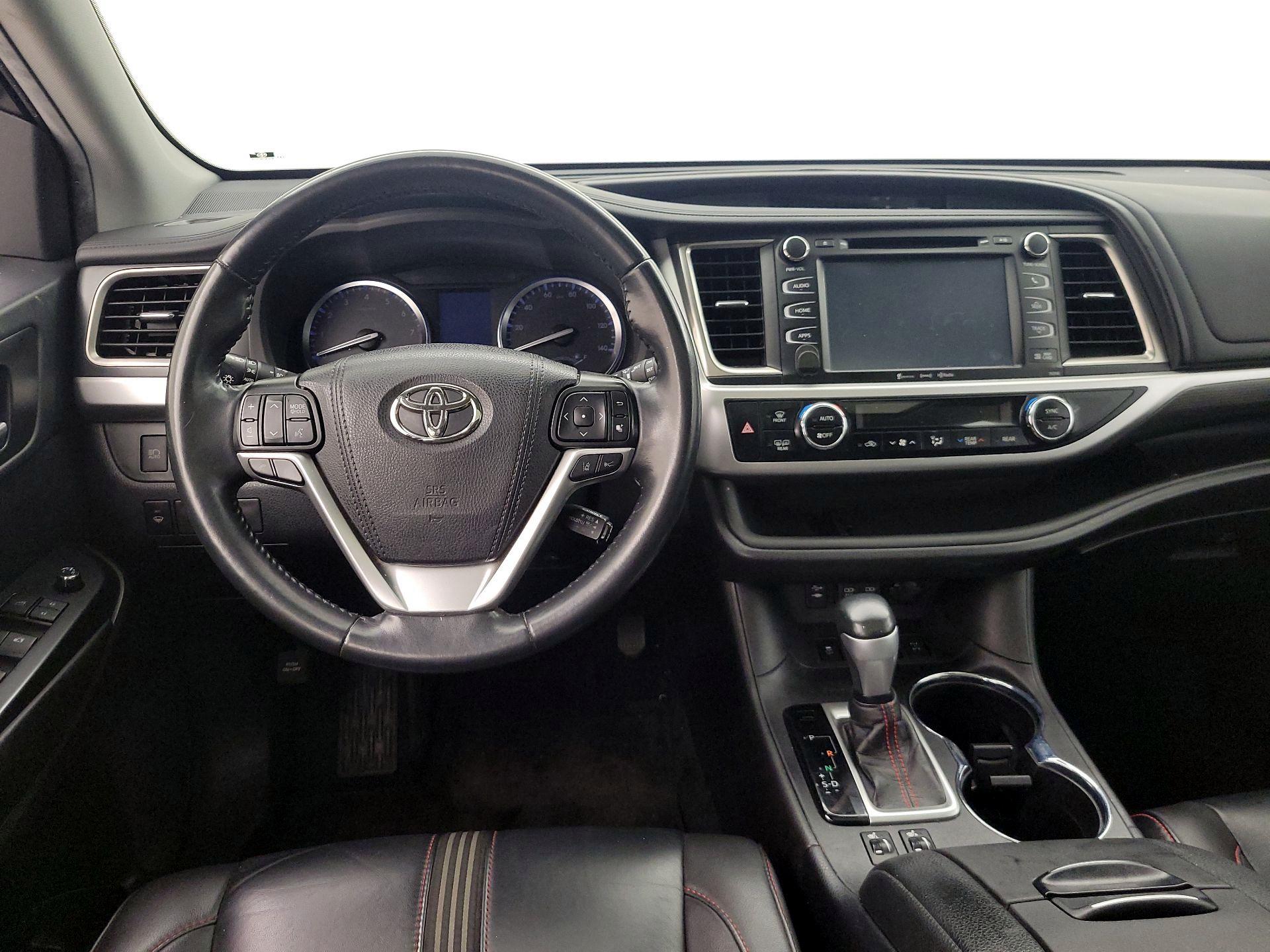 Thumbnail: 2019 Toyota Highlander - 10