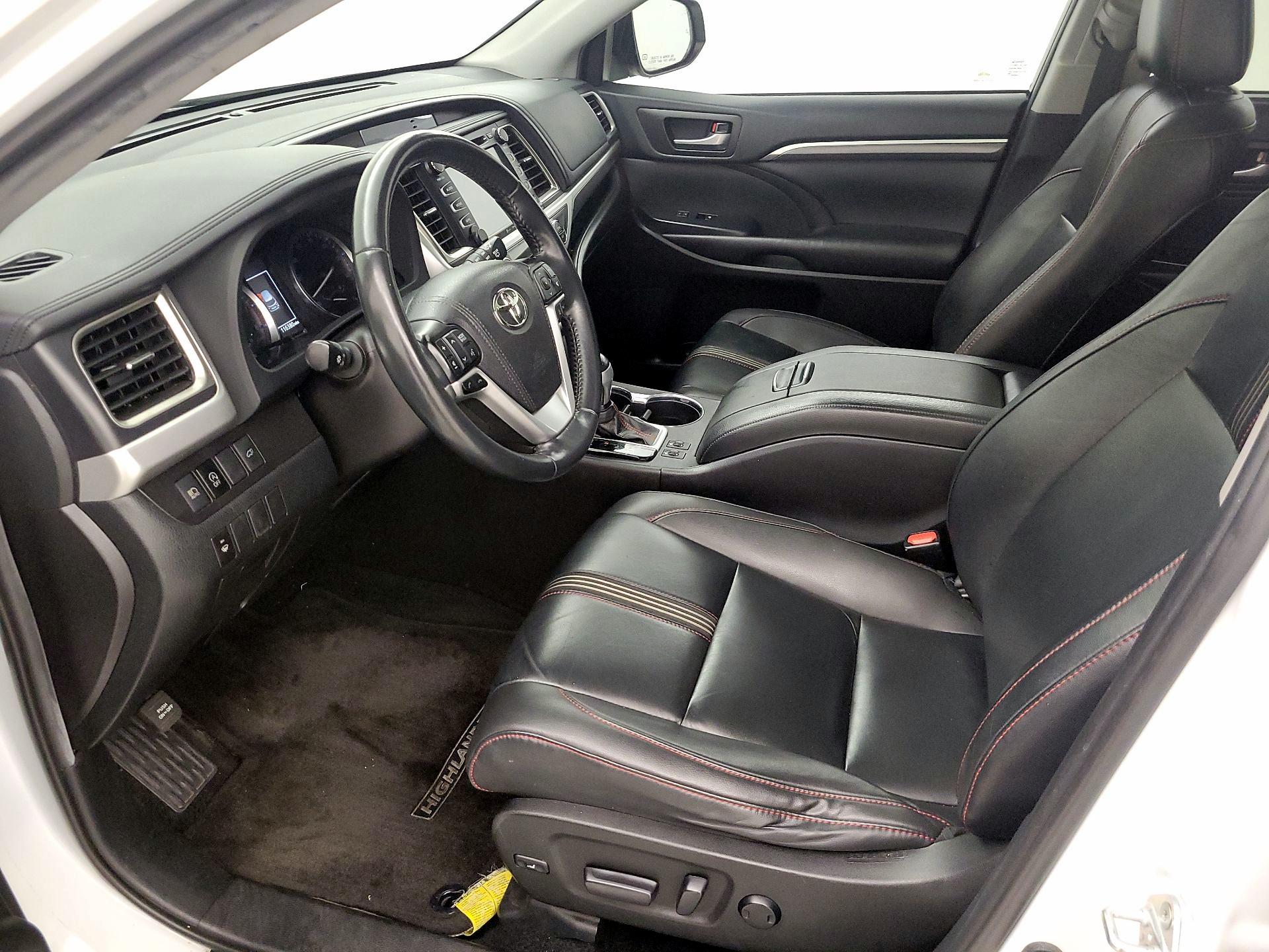 Thumbnail: 2019 Toyota Highlander - 11