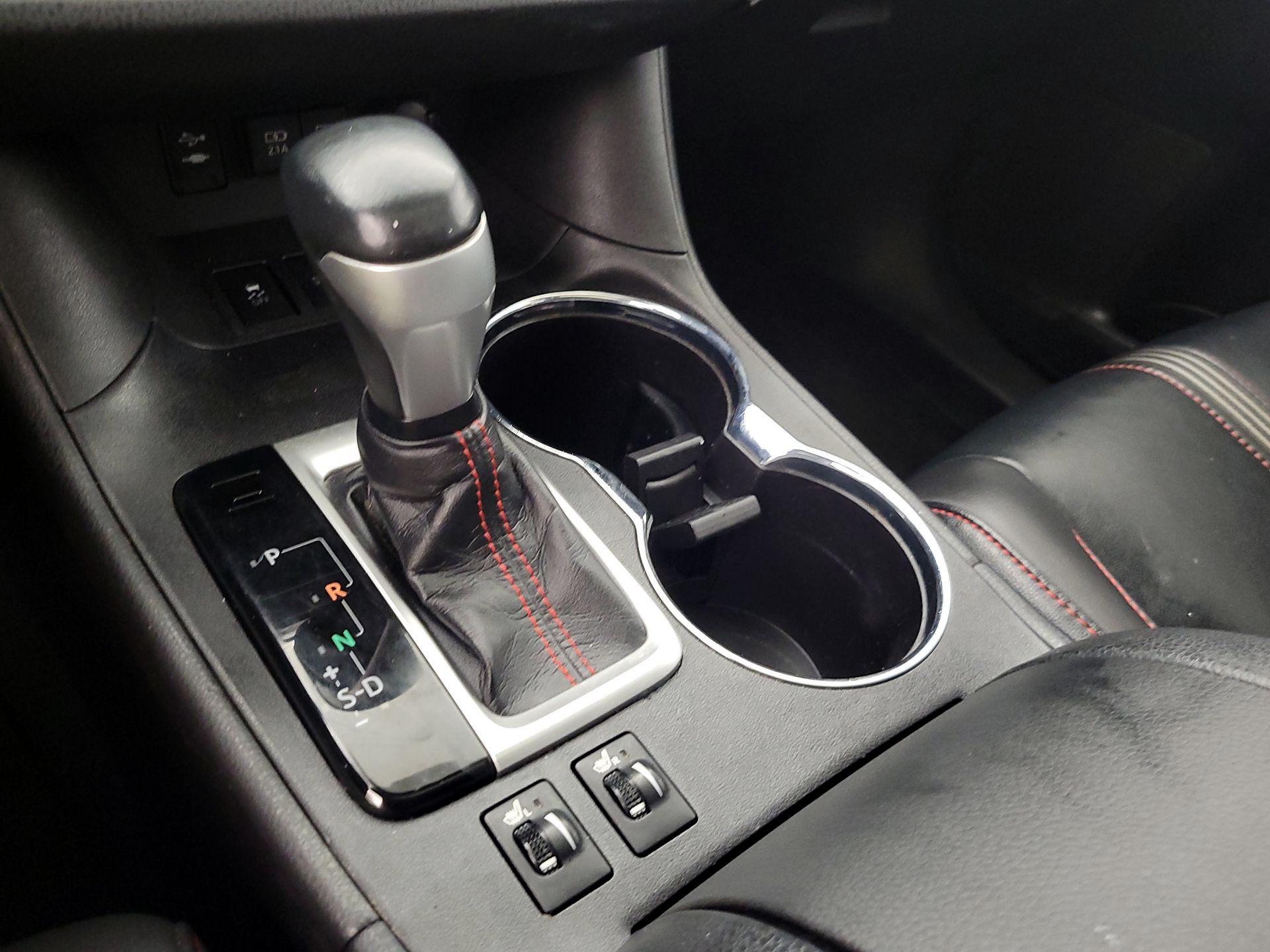 Thumbnail: 2019 Toyota Highlander - 18
