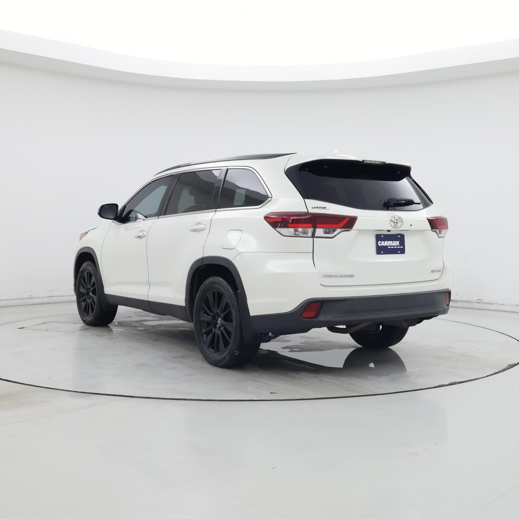 Thumbnail: 2019 Toyota Highlander - 2
