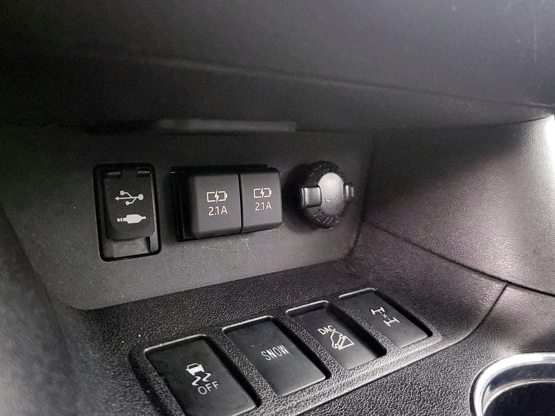 Thumbnail: 2019 Toyota Highlander - 19