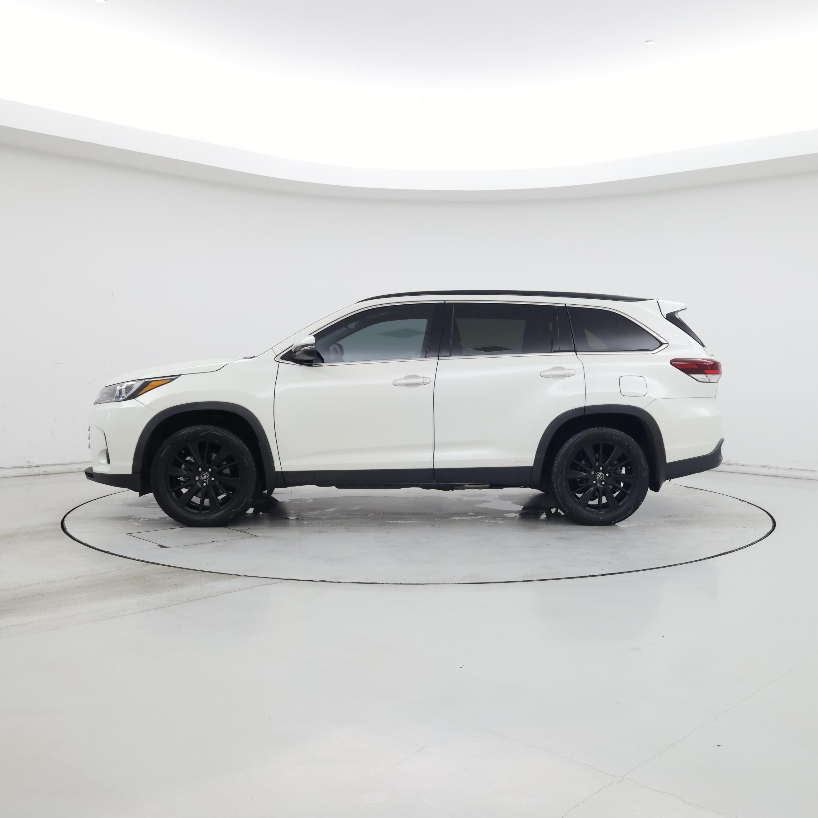 Thumbnail: 2019 Toyota Highlander - 3