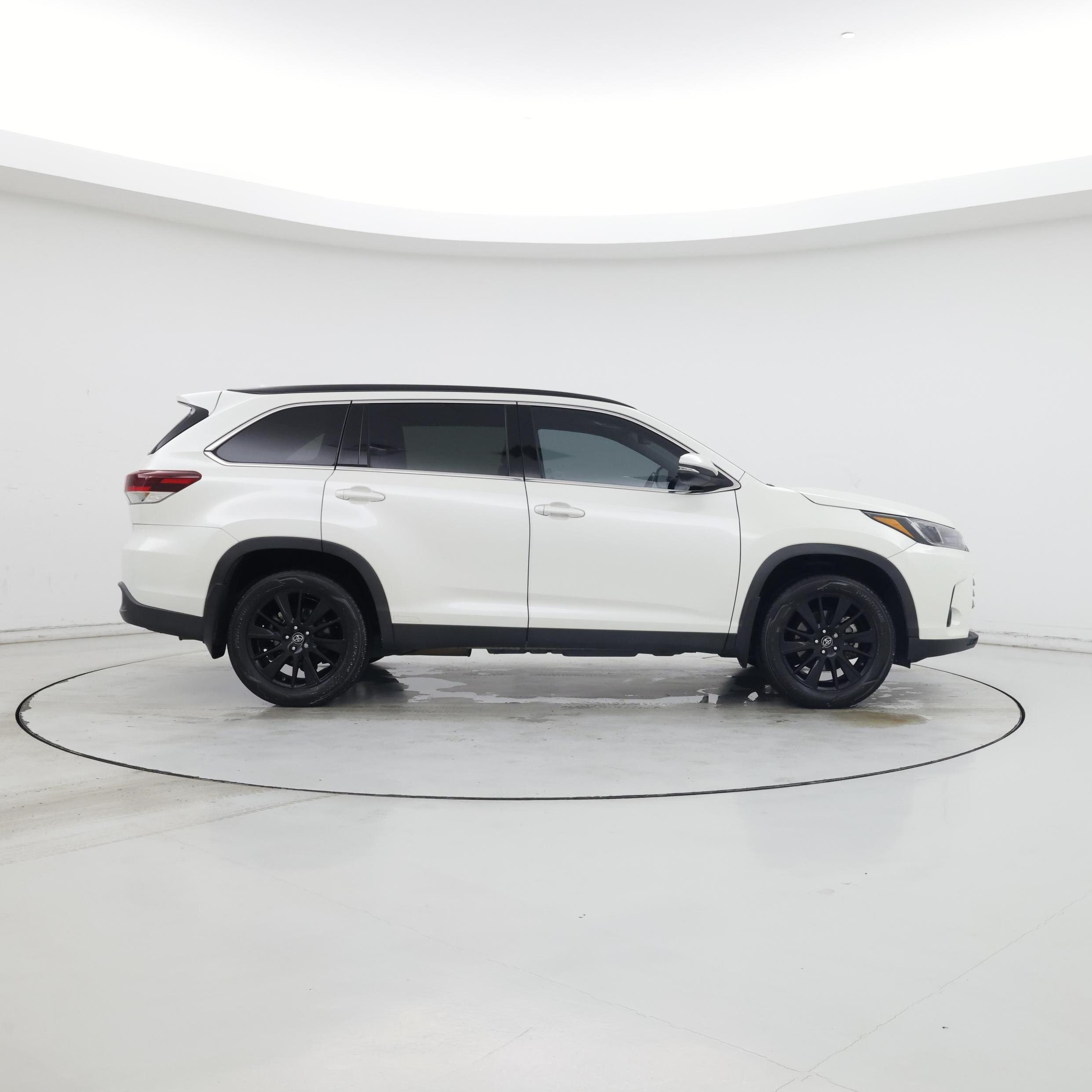Thumbnail: 2019 Toyota Highlander - 7