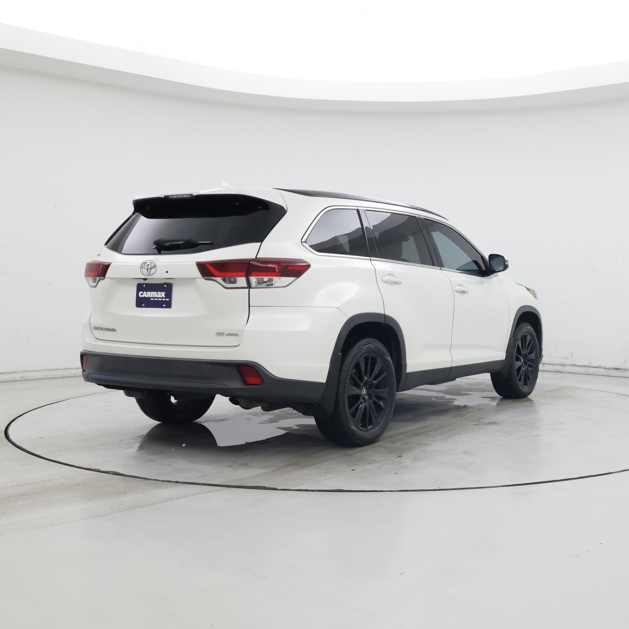 Thumbnail: 2019 Toyota Highlander - 8