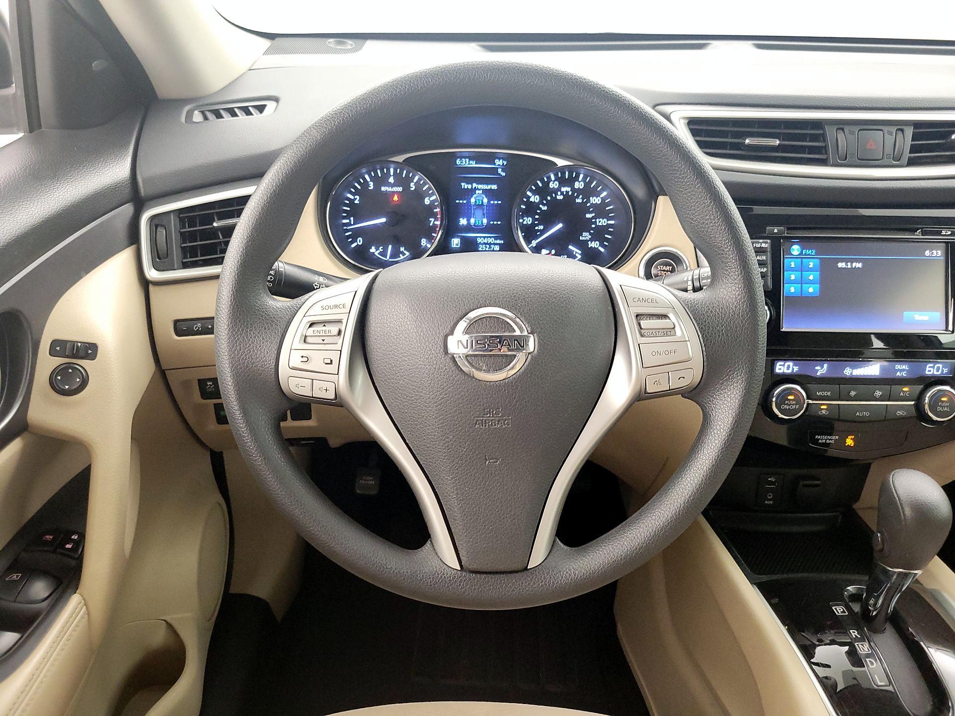 Thumbnail: 2016 Nissan Rogue - 10