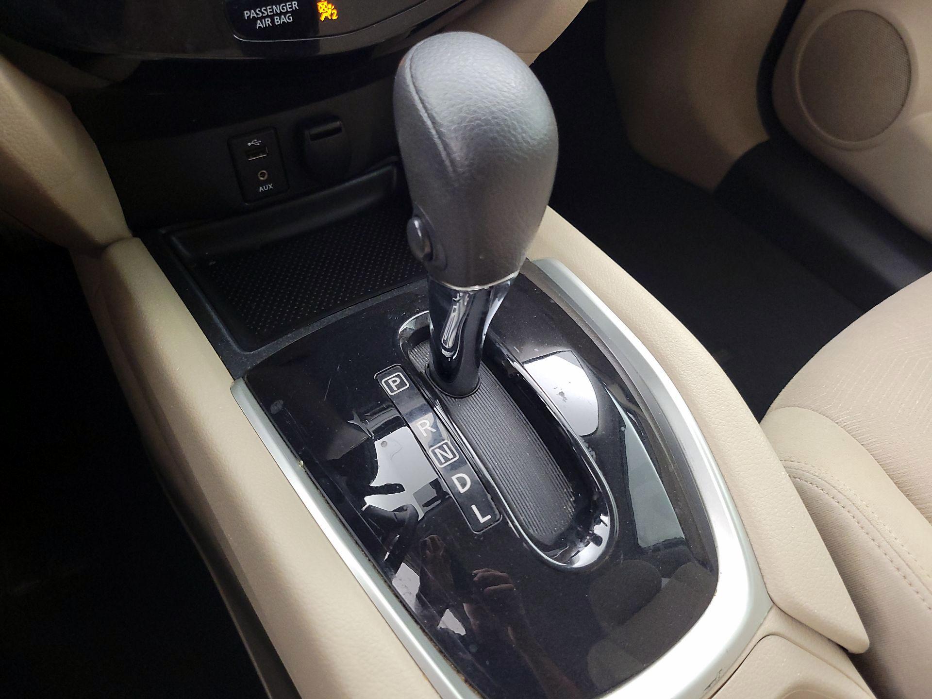 Thumbnail: 2016 Nissan Rogue - 17