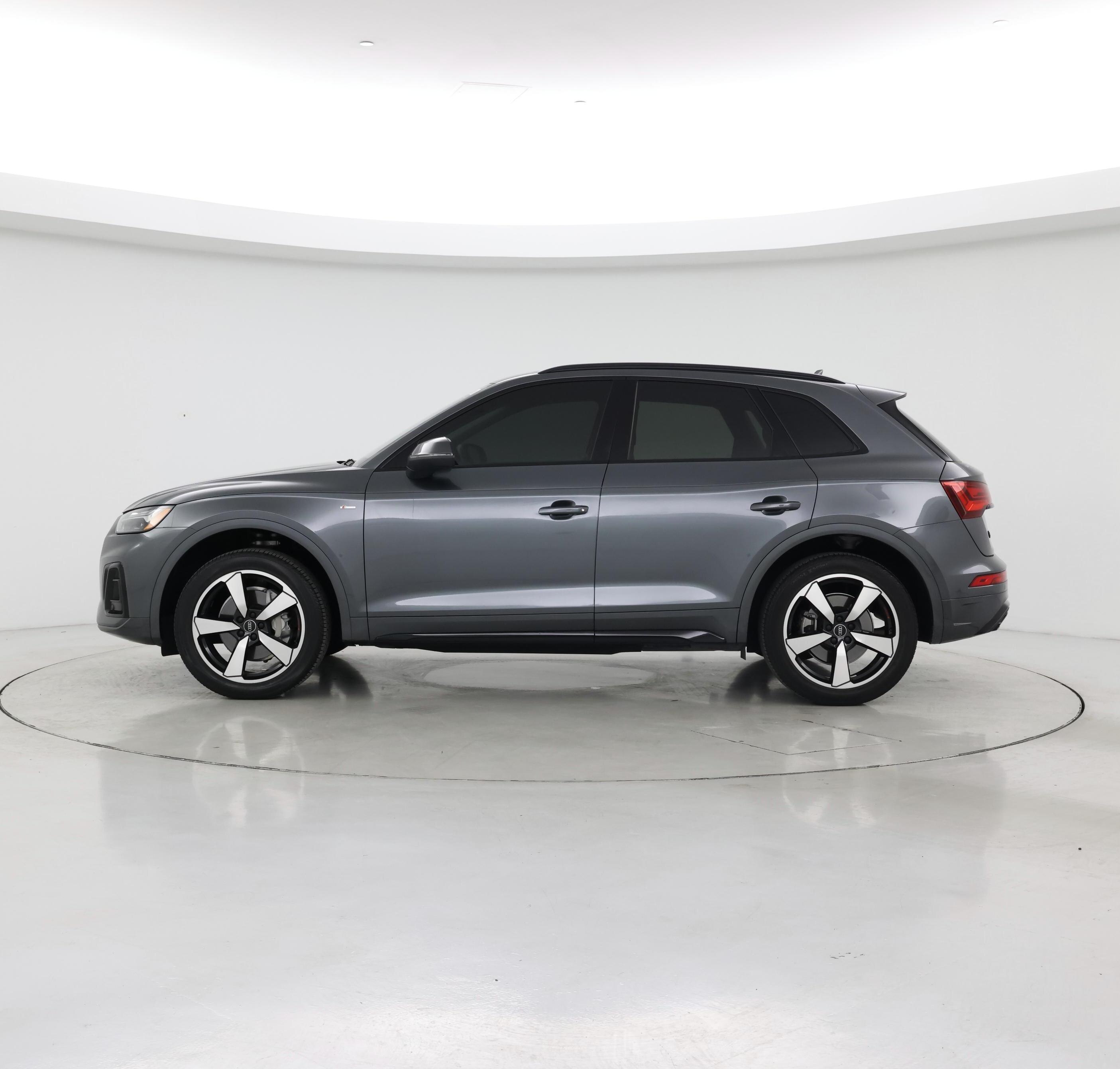 Thumbnail: 2022 Audi Q5 - 3