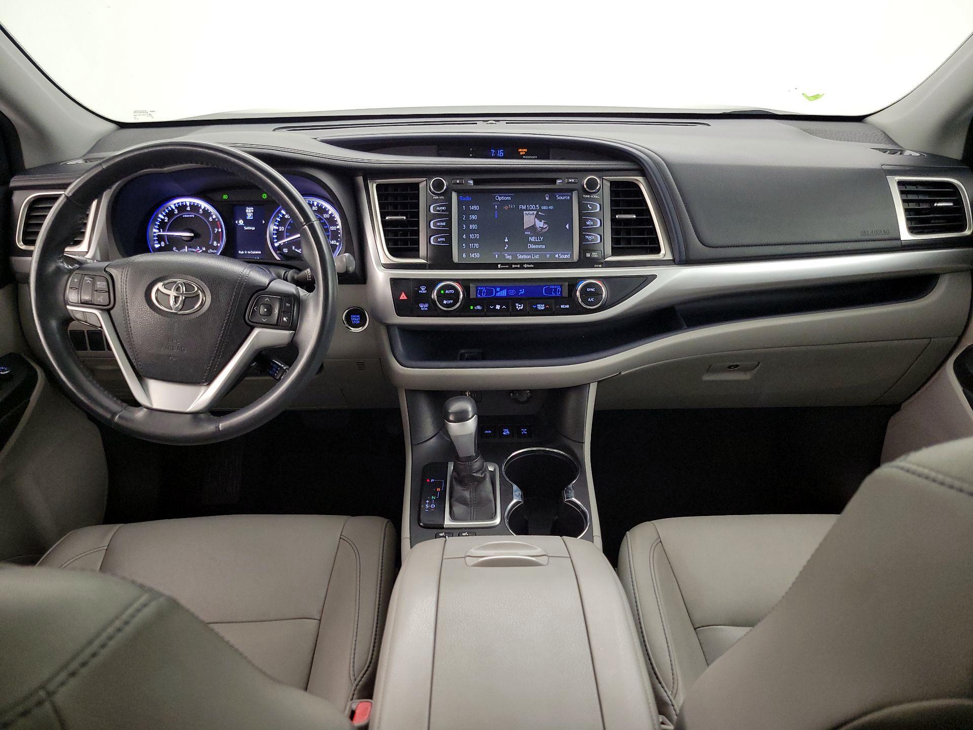 Thumbnail: 2016 Toyota Highlander - 9