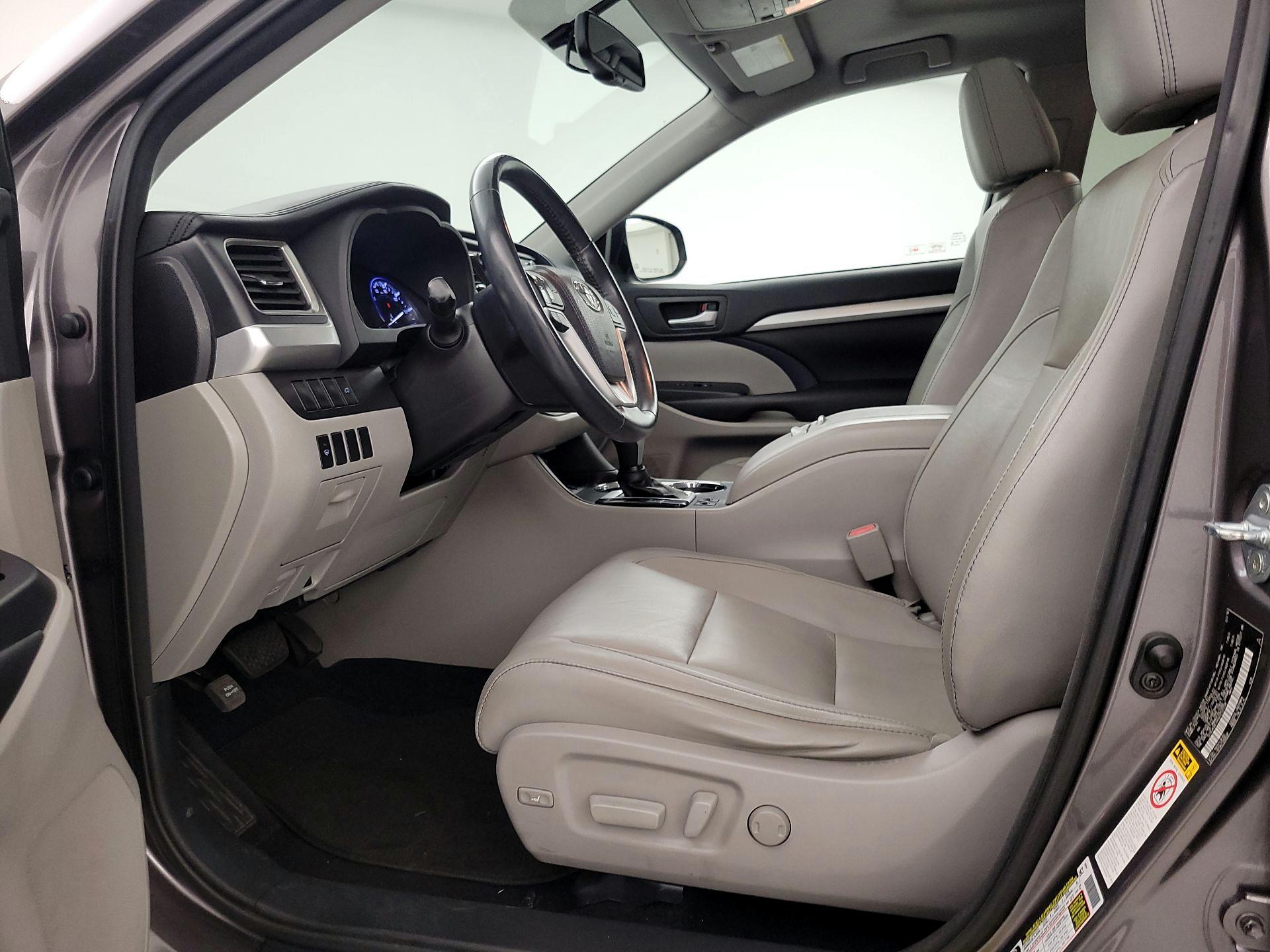 Thumbnail: 2016 Toyota Highlander - 11