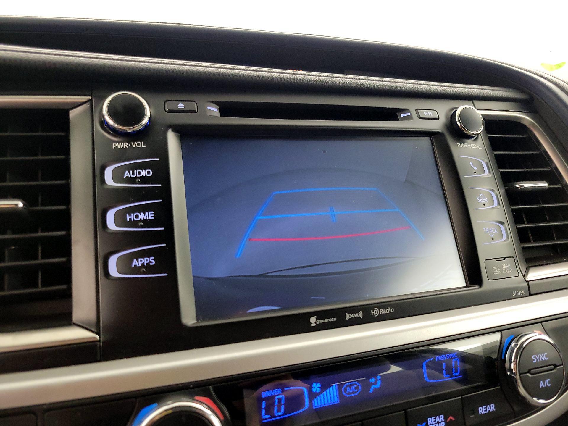 Thumbnail: 2016 Toyota Highlander - 14