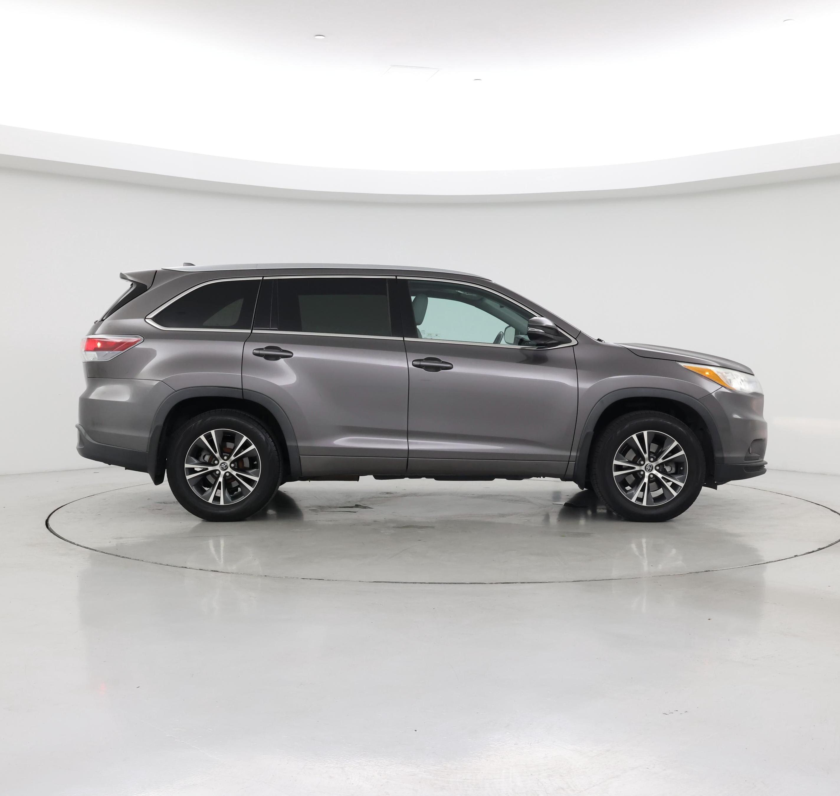 Thumbnail: 2016 Toyota Highlander - 7