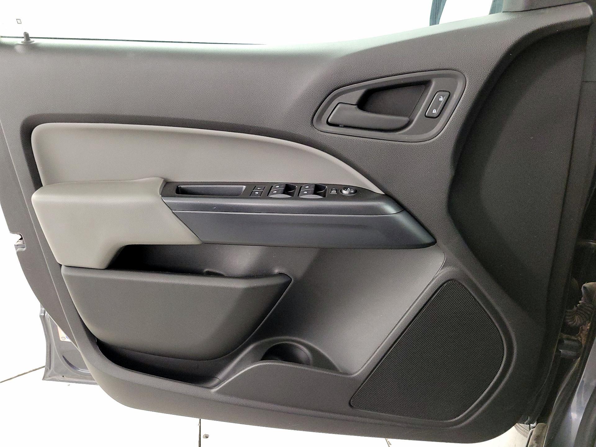 Thumbnail: 2017 Chevrolet Colorado - 12