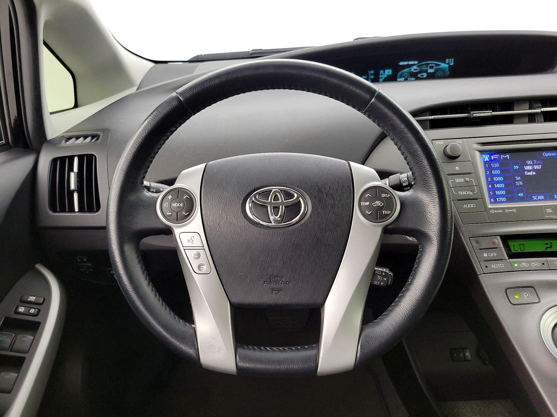 Thumbnail: 2014 Toyota Prius - 10