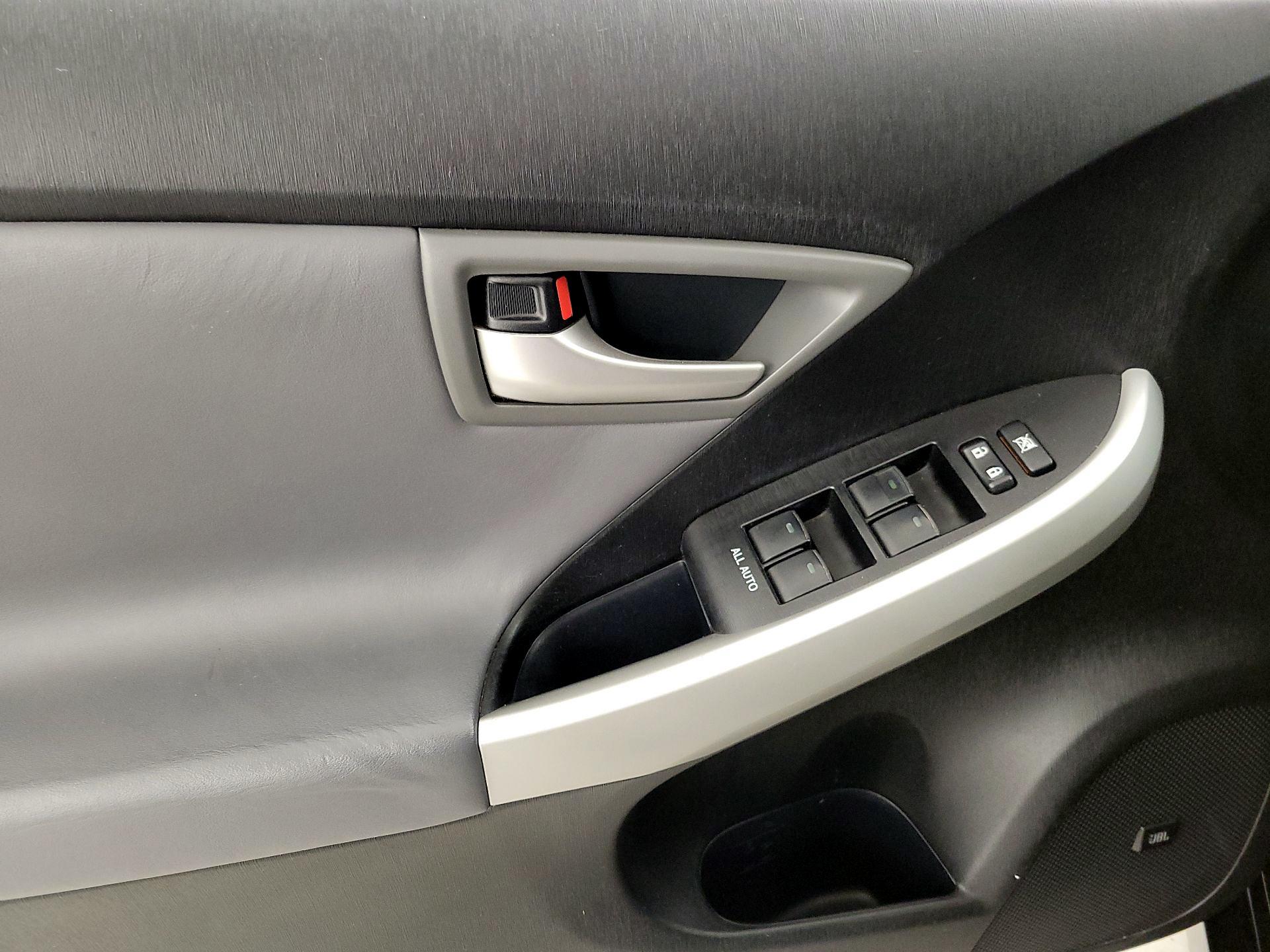 Thumbnail: 2014 Toyota Prius - 12