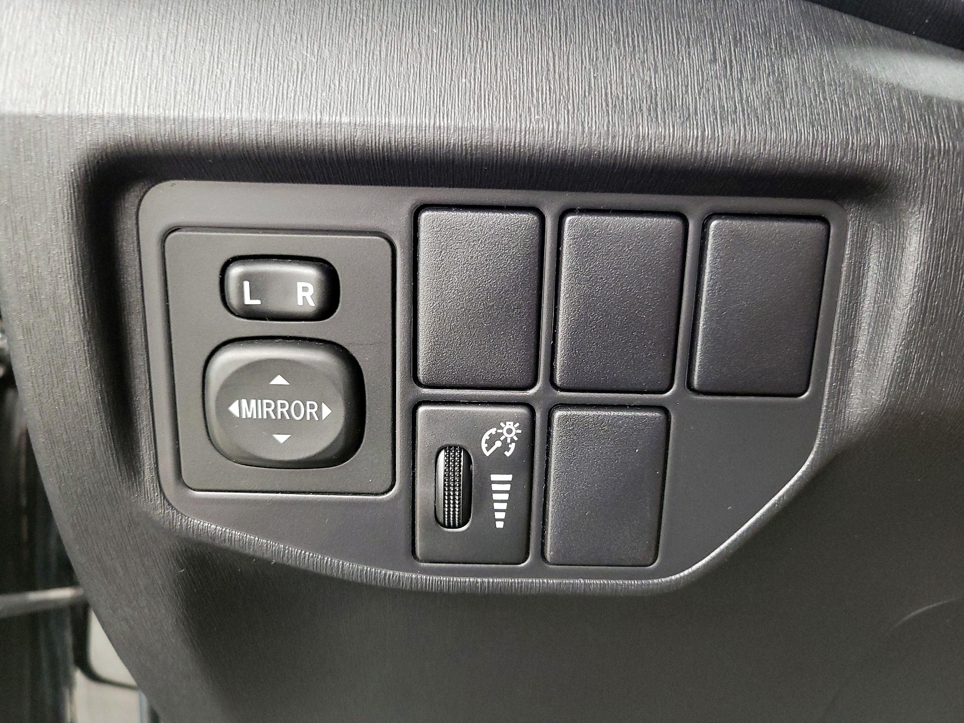 Thumbnail: 2014 Toyota Prius - 13
