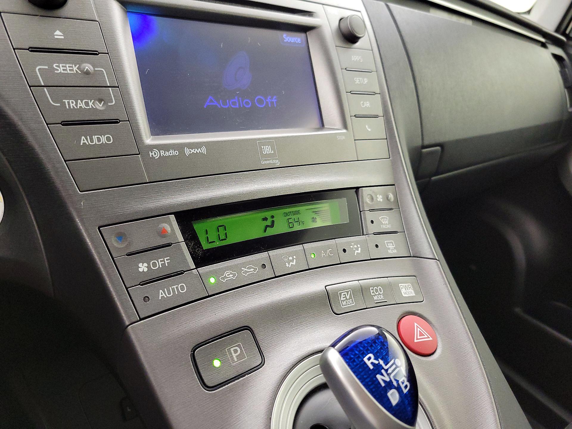 Thumbnail: 2014 Toyota Prius - 16