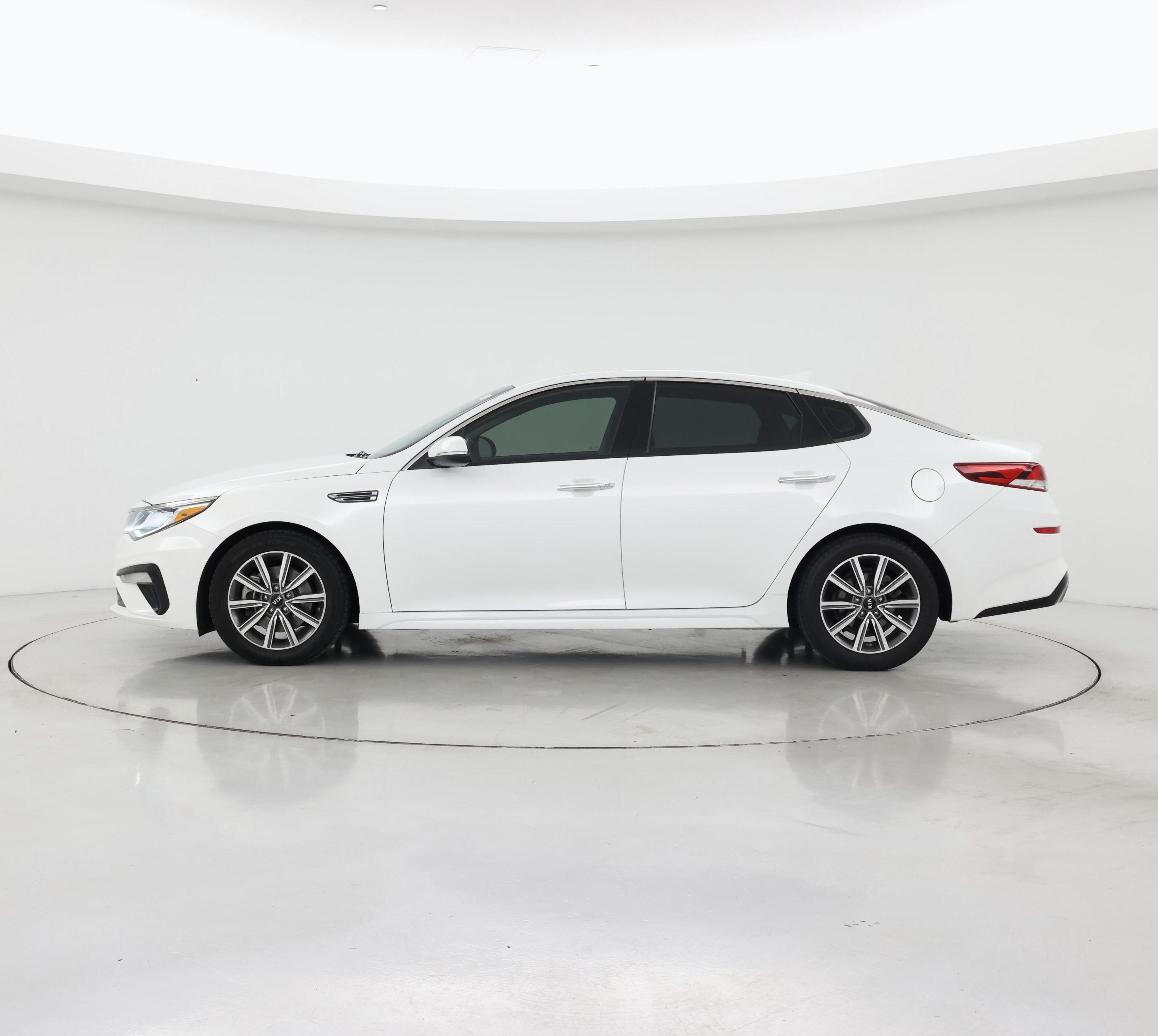Thumbnail: 2019 Kia Optima - 3