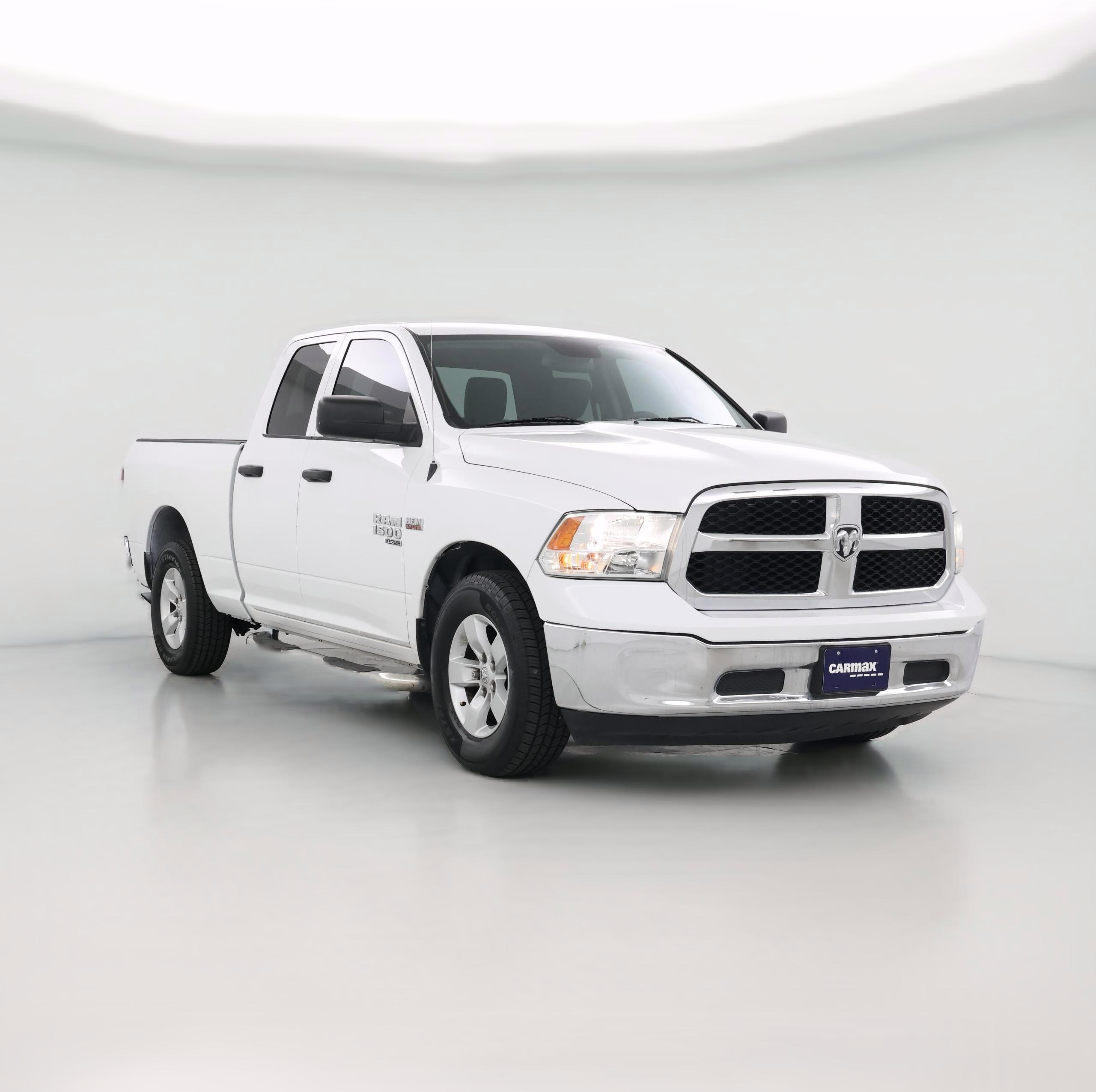 Thumbnail: 2020 RAM 1500 Classic - 1