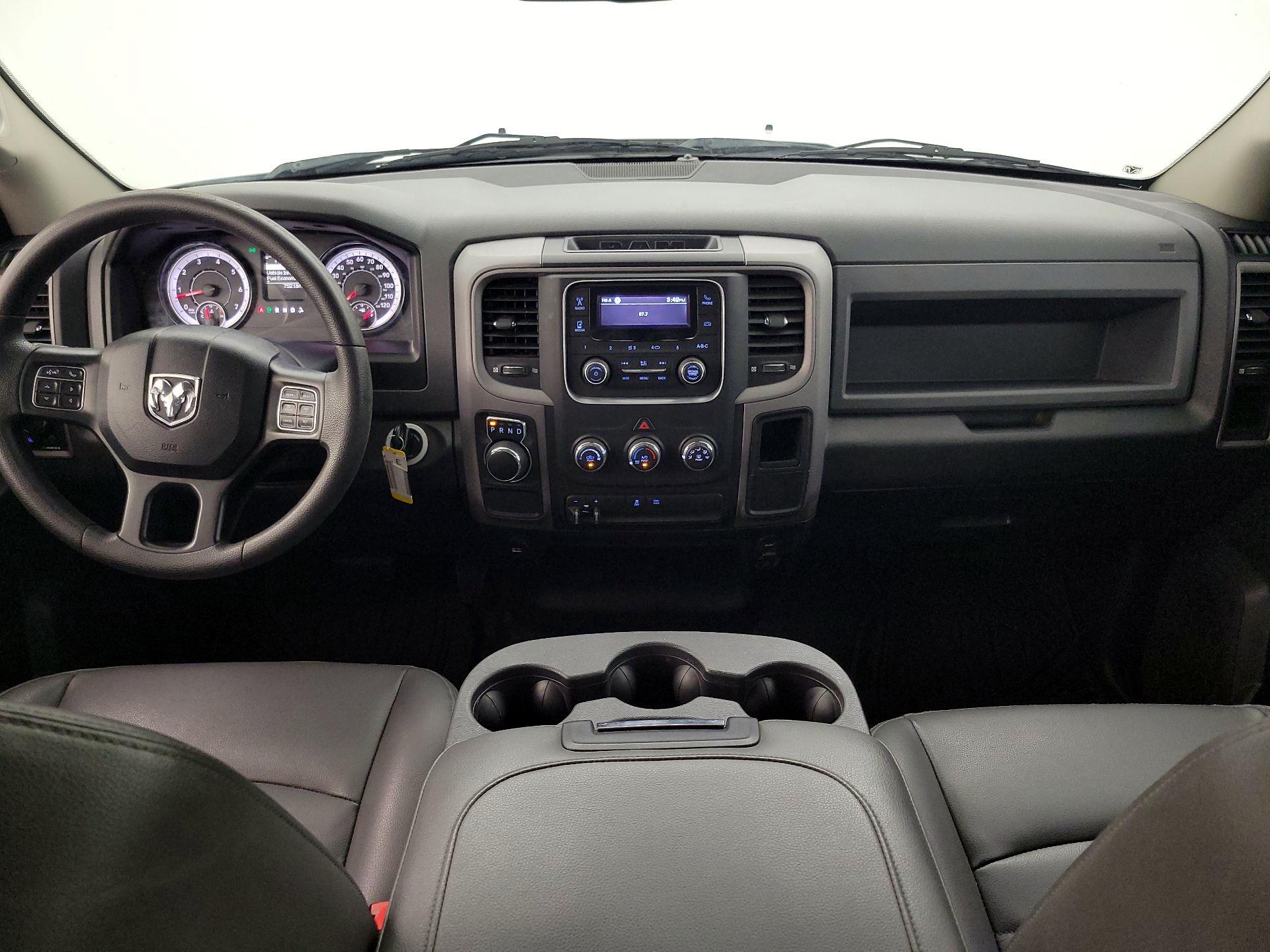 Thumbnail: 2020 RAM 1500 Classic - 9
