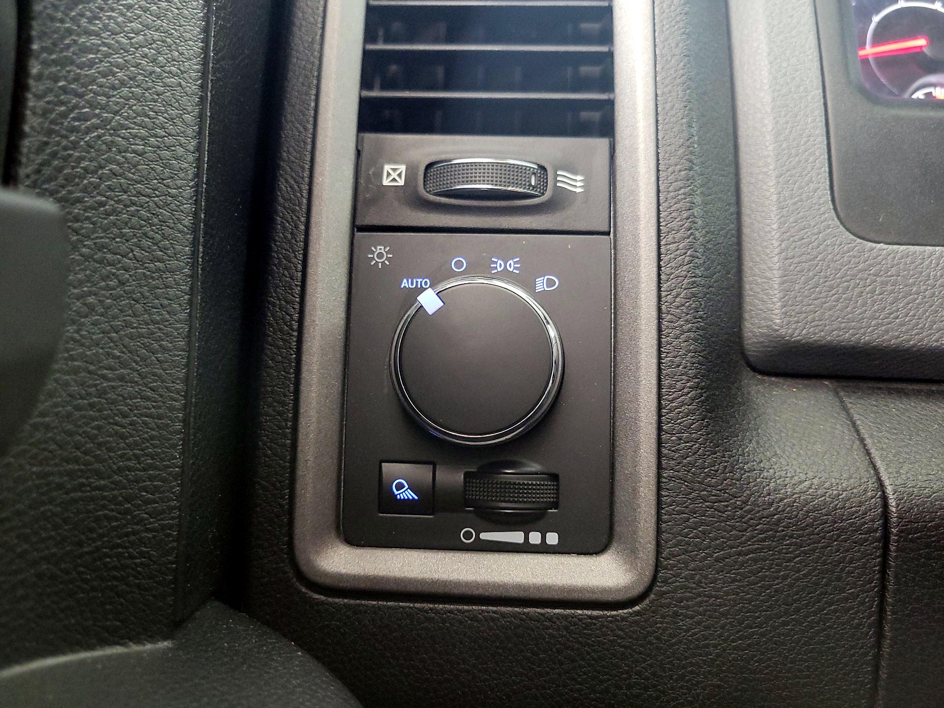 Thumbnail: 2020 RAM 1500 Classic - 13