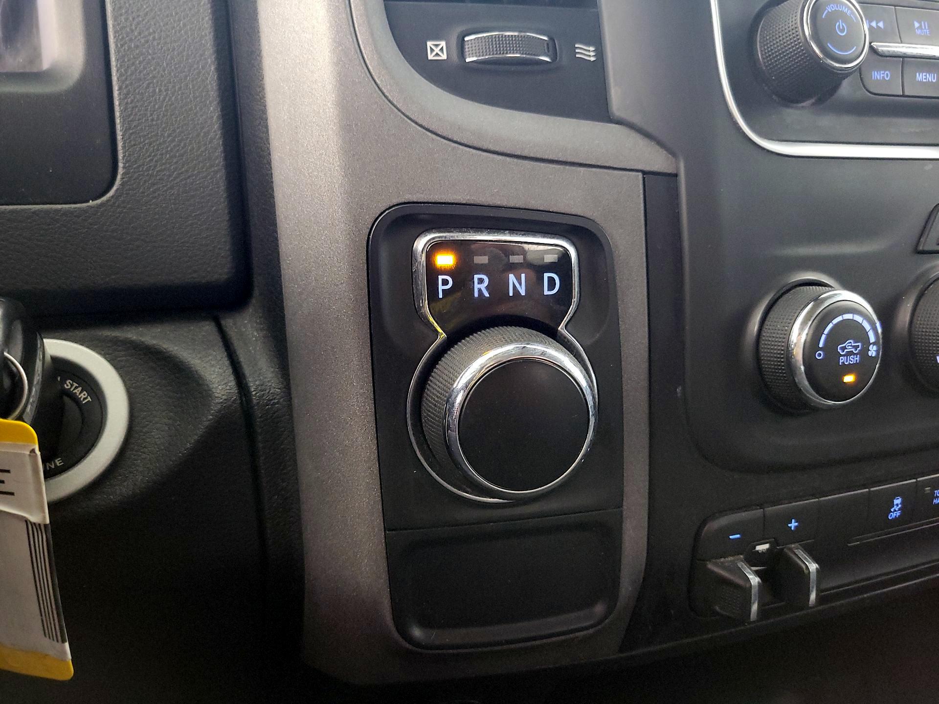 Thumbnail: 2020 RAM 1500 Classic - 17