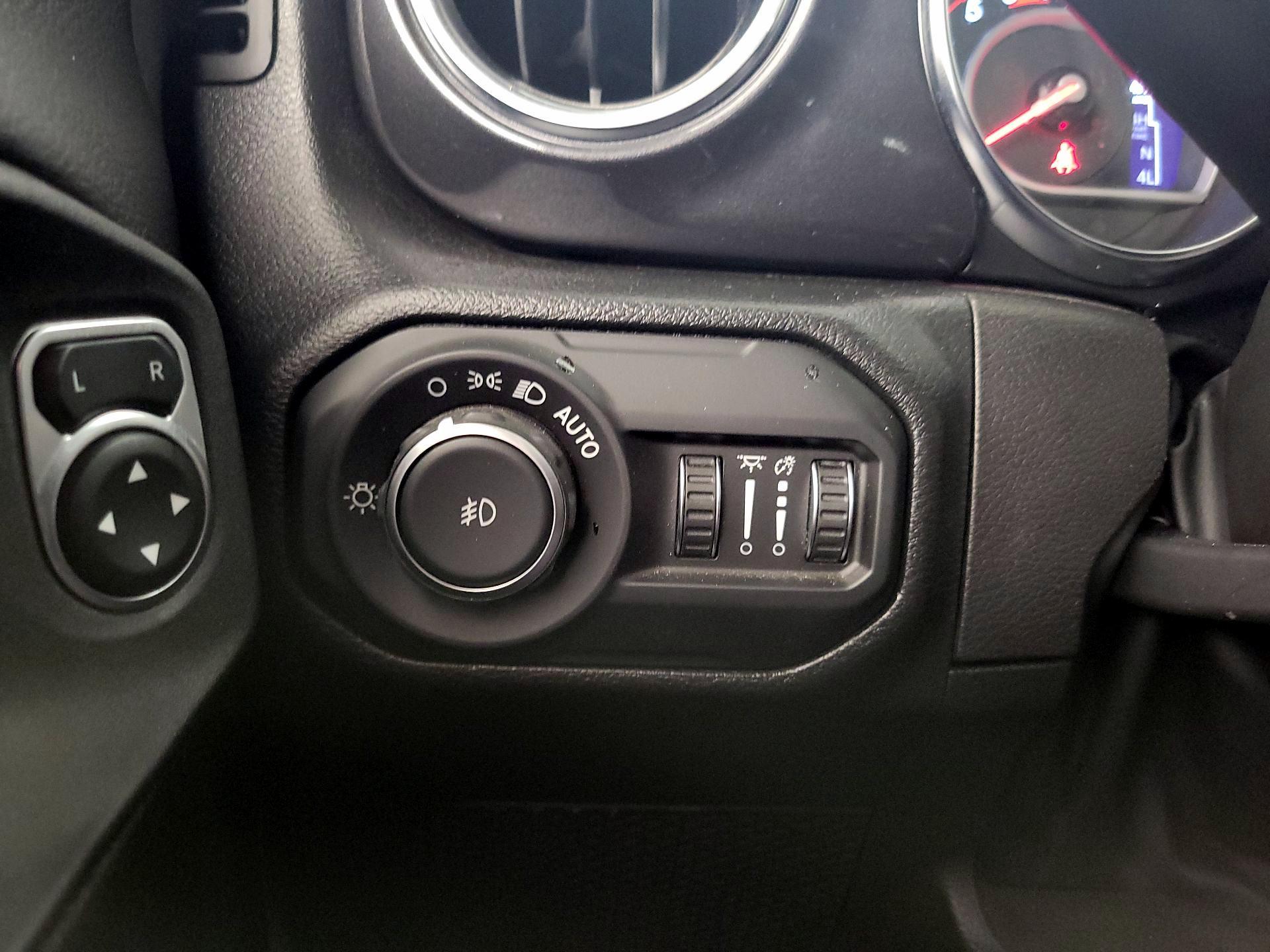 Thumbnail: 2021 Jeep Wrangler - 13