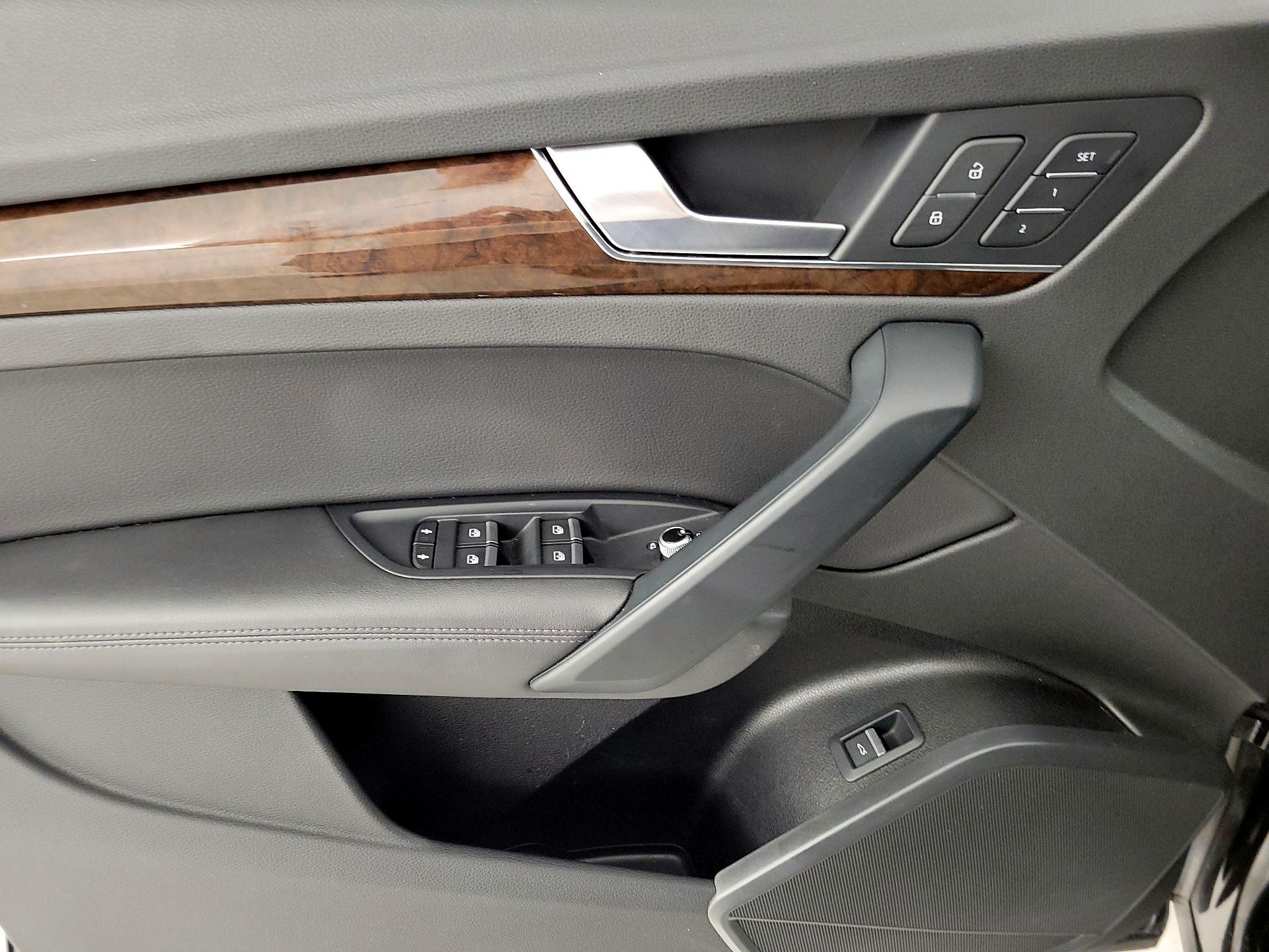 Thumbnail: 2020 Audi Q5 - 12