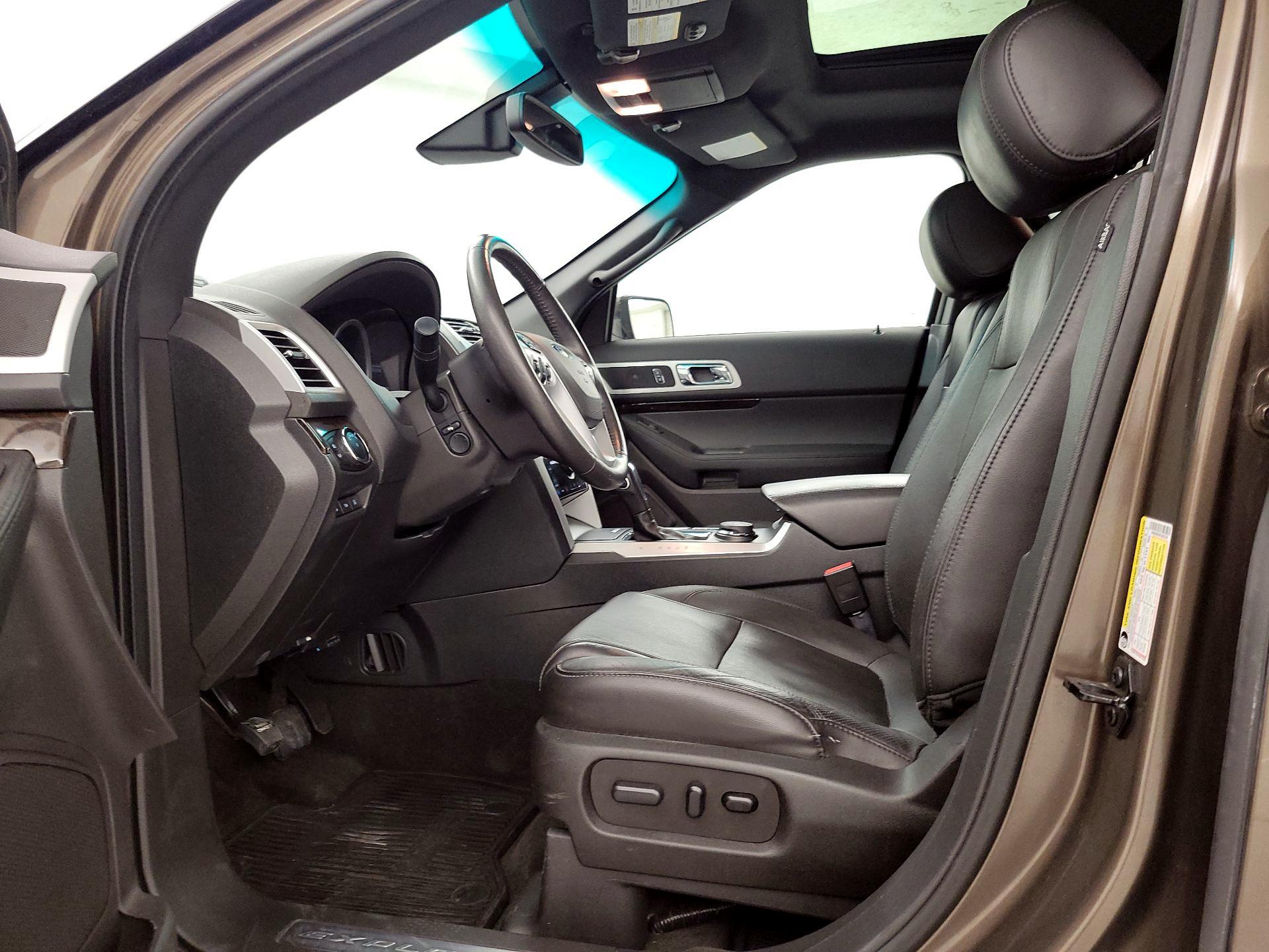 Thumbnail: 2015 Ford Explorer - 11