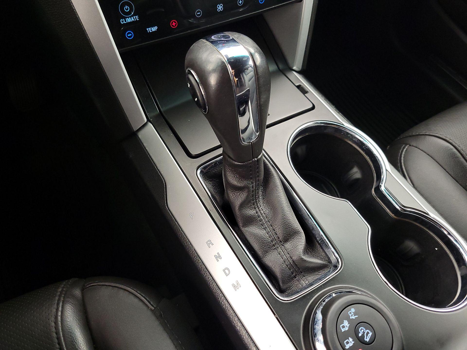 Thumbnail: 2015 Ford Explorer - 18