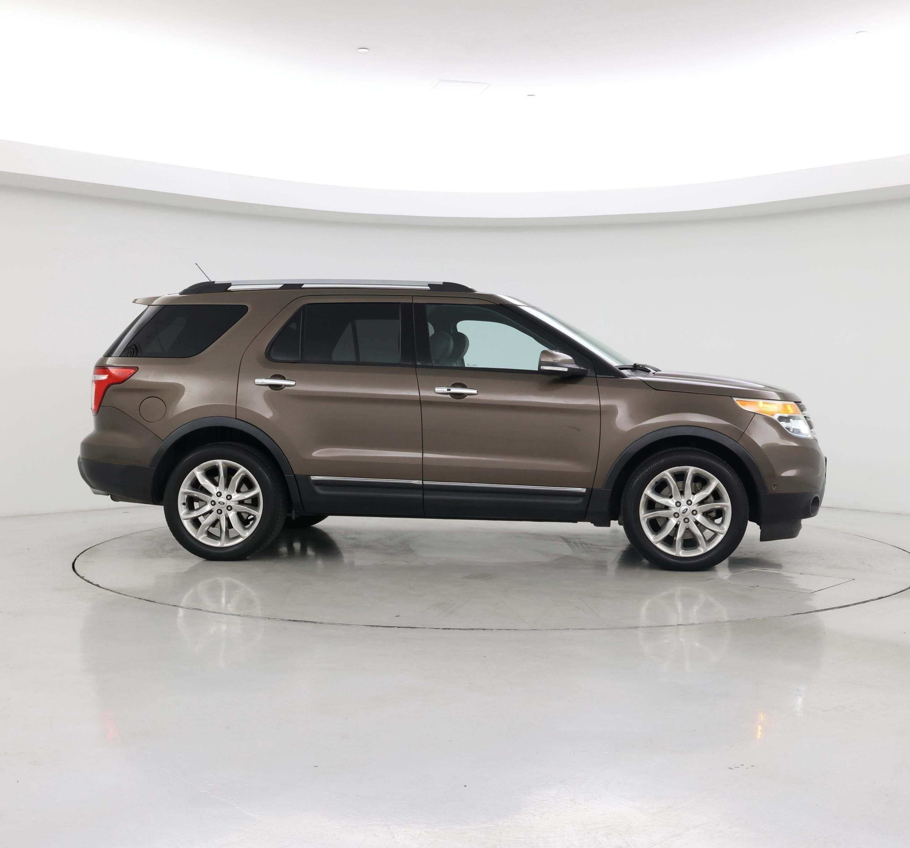 Thumbnail: 2015 Ford Explorer - 7