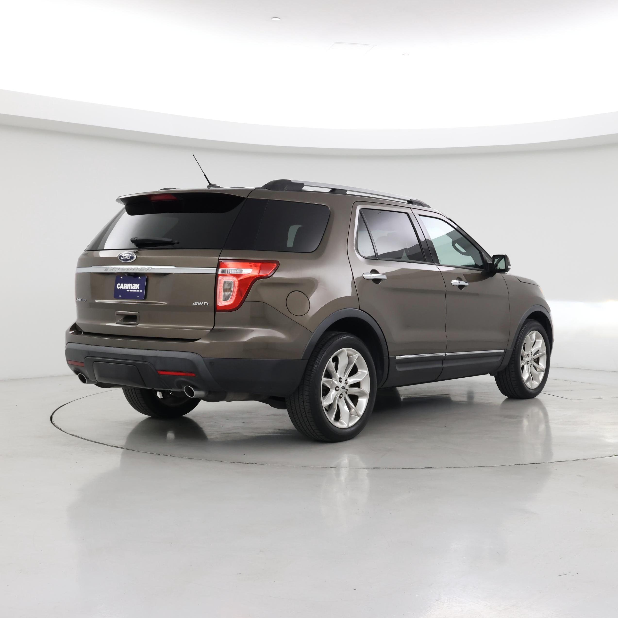 Thumbnail: 2015 Ford Explorer - 8