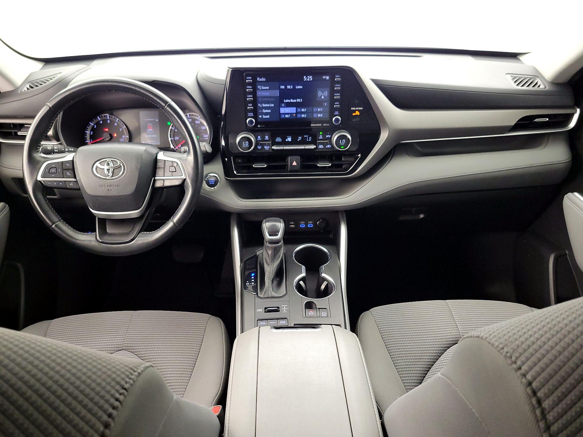 Thumbnail: 2022 Toyota Highlander - 9