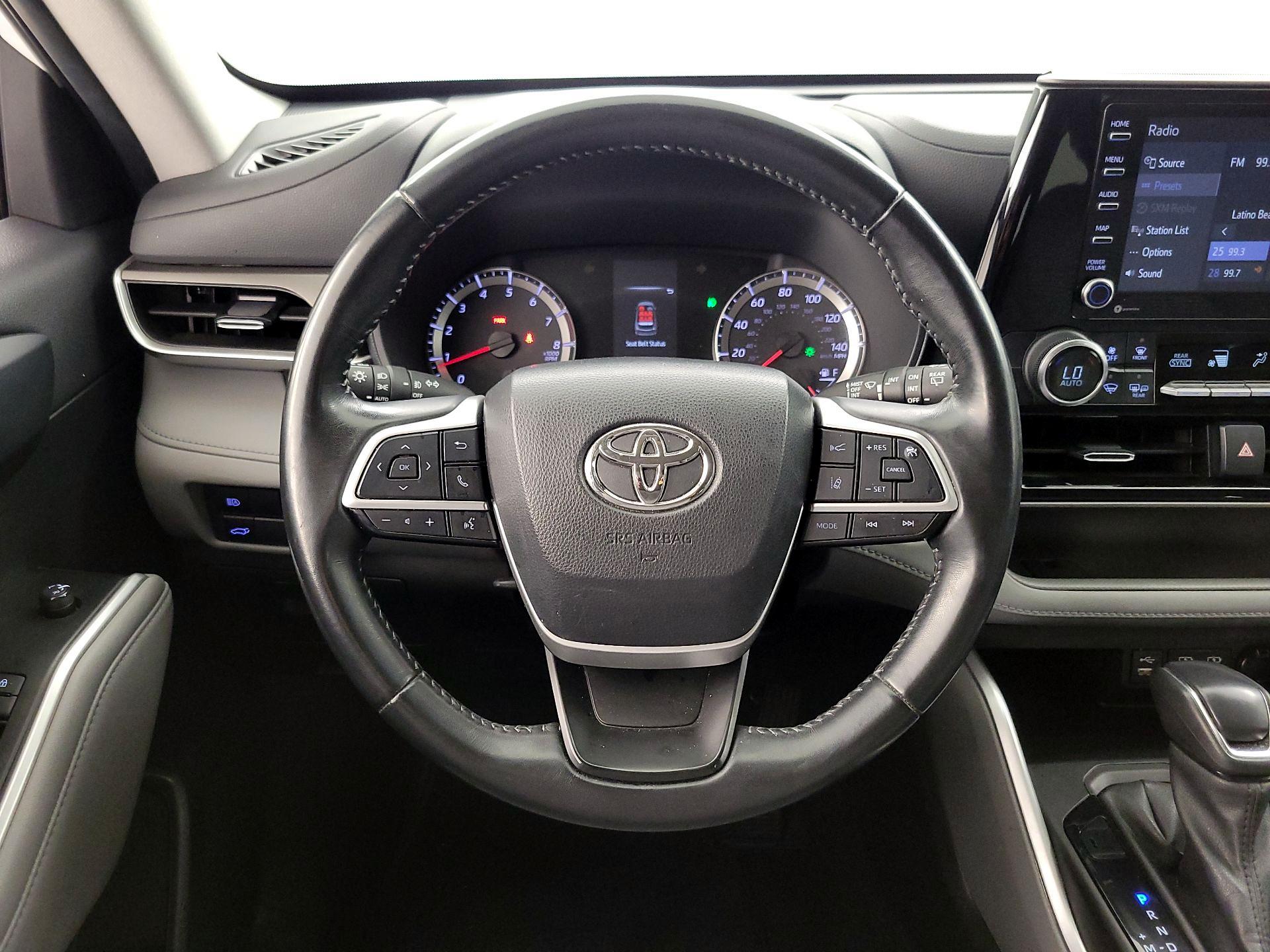 Thumbnail: 2022 Toyota Highlander - 10