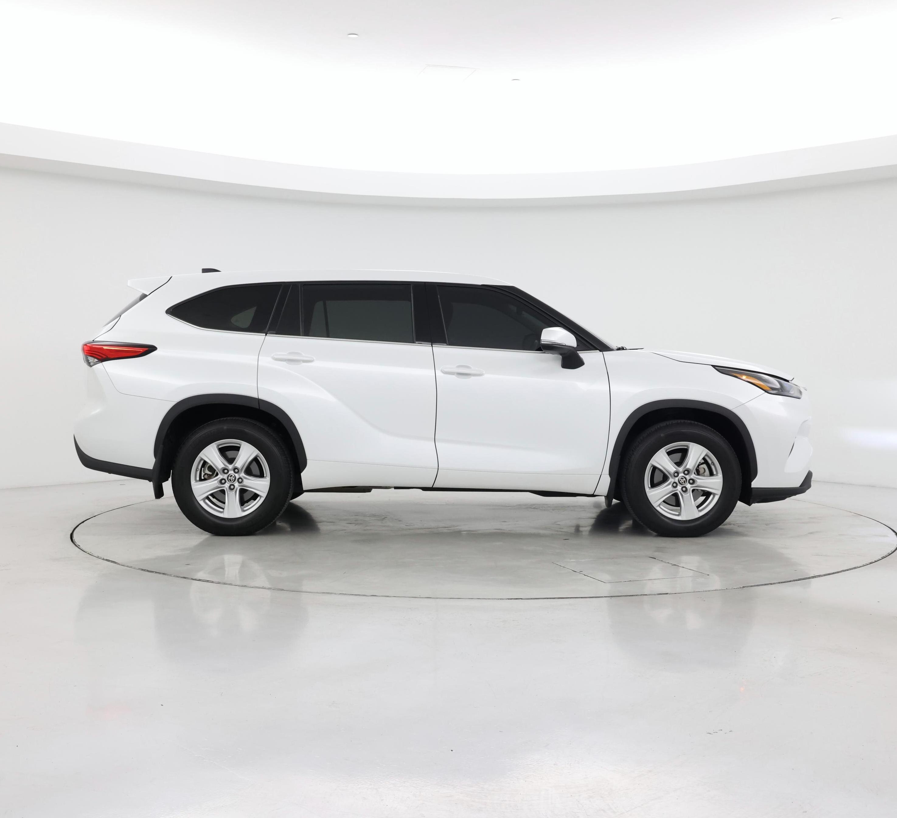 Thumbnail: 2022 Toyota Highlander - 7