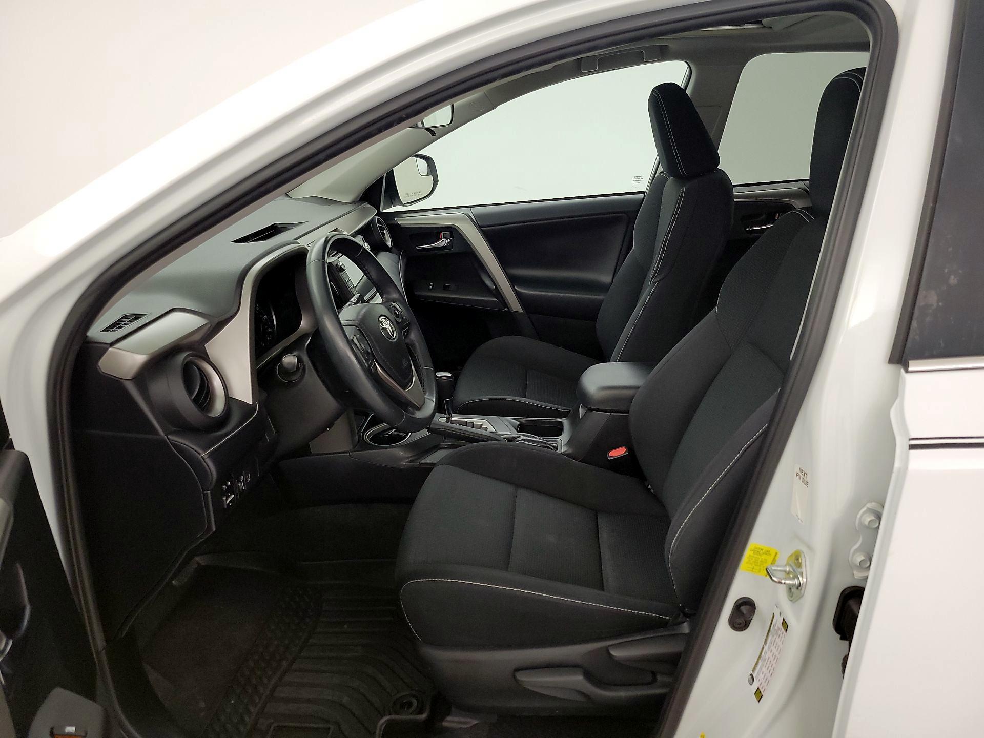 Thumbnail: 2018 Toyota RAV4 - 11