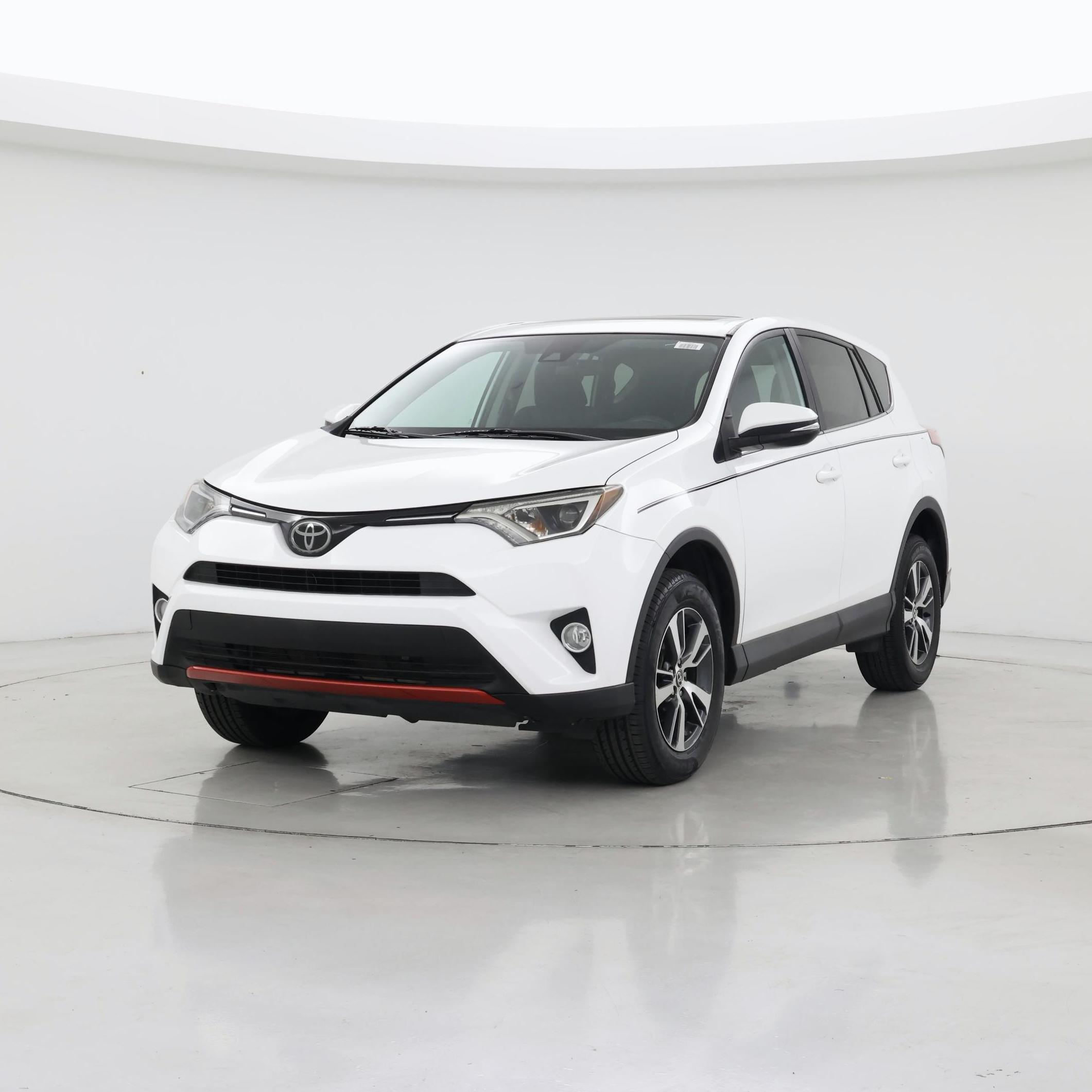 Thumbnail: 2018 Toyota RAV4 - 4