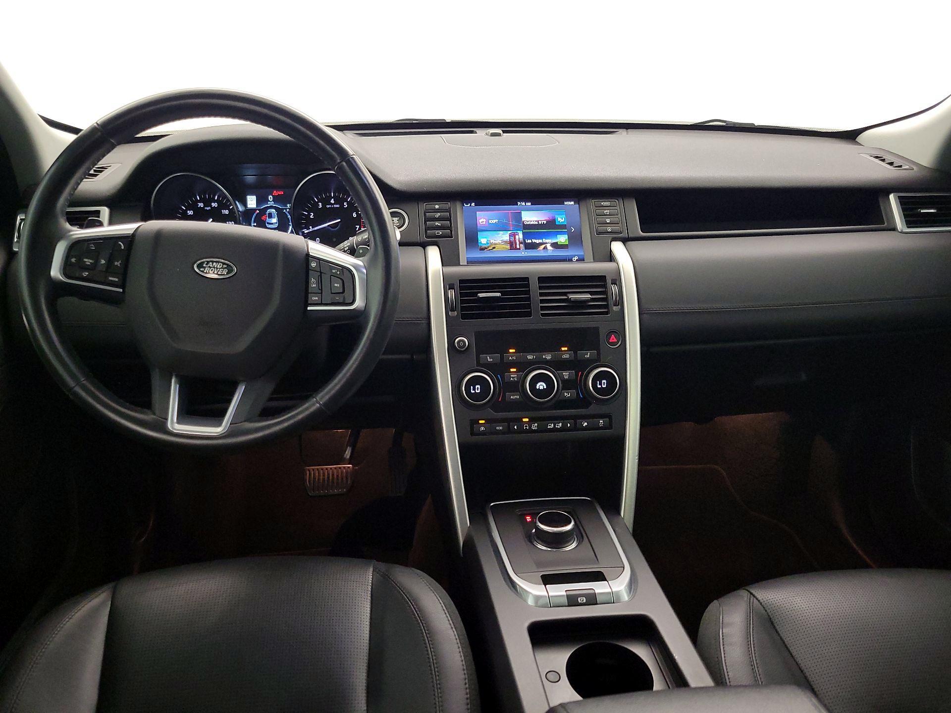 Thumbnail: 2017 Land Rover Discovery Sport - 9