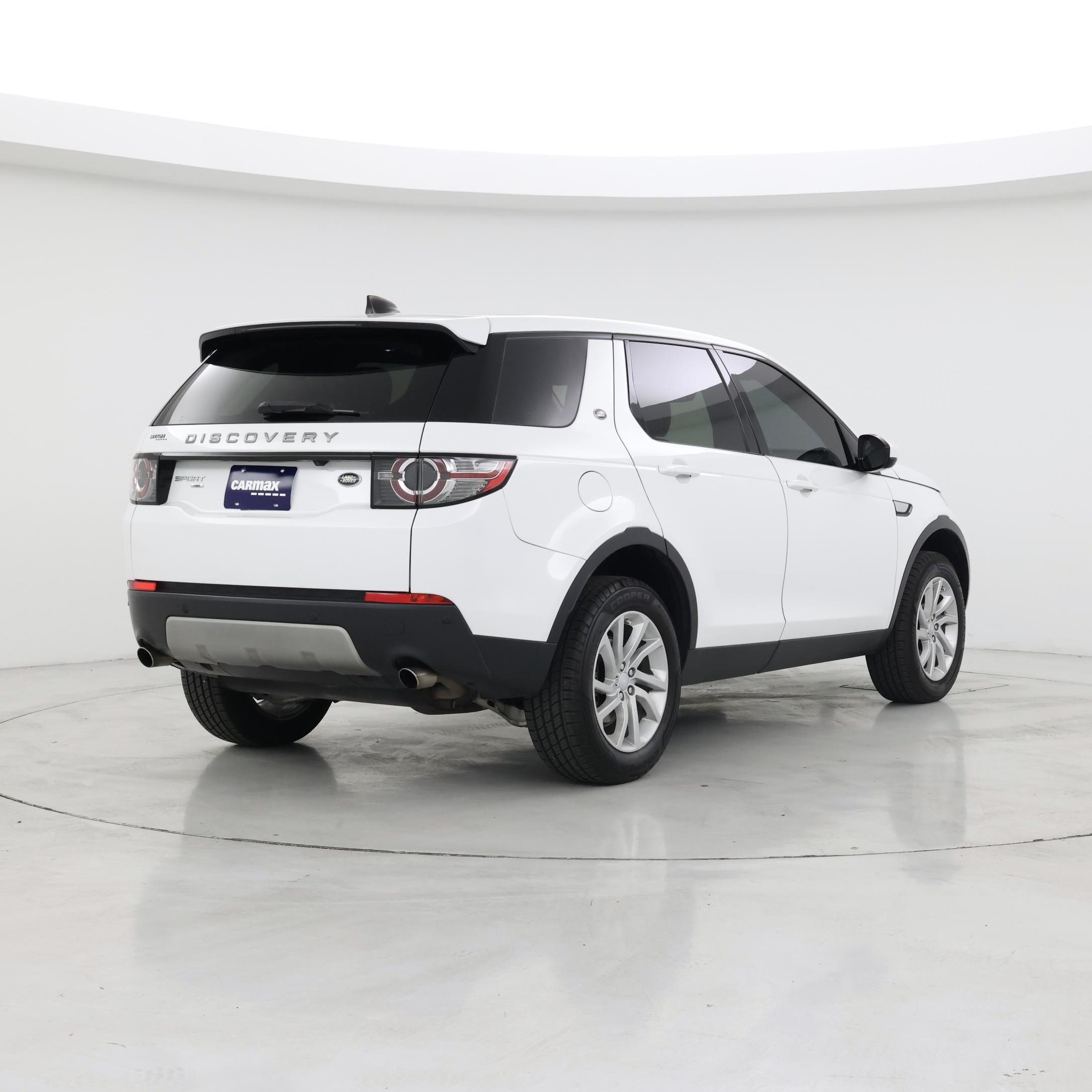 Thumbnail: 2017 Land Rover Discovery Sport - 8