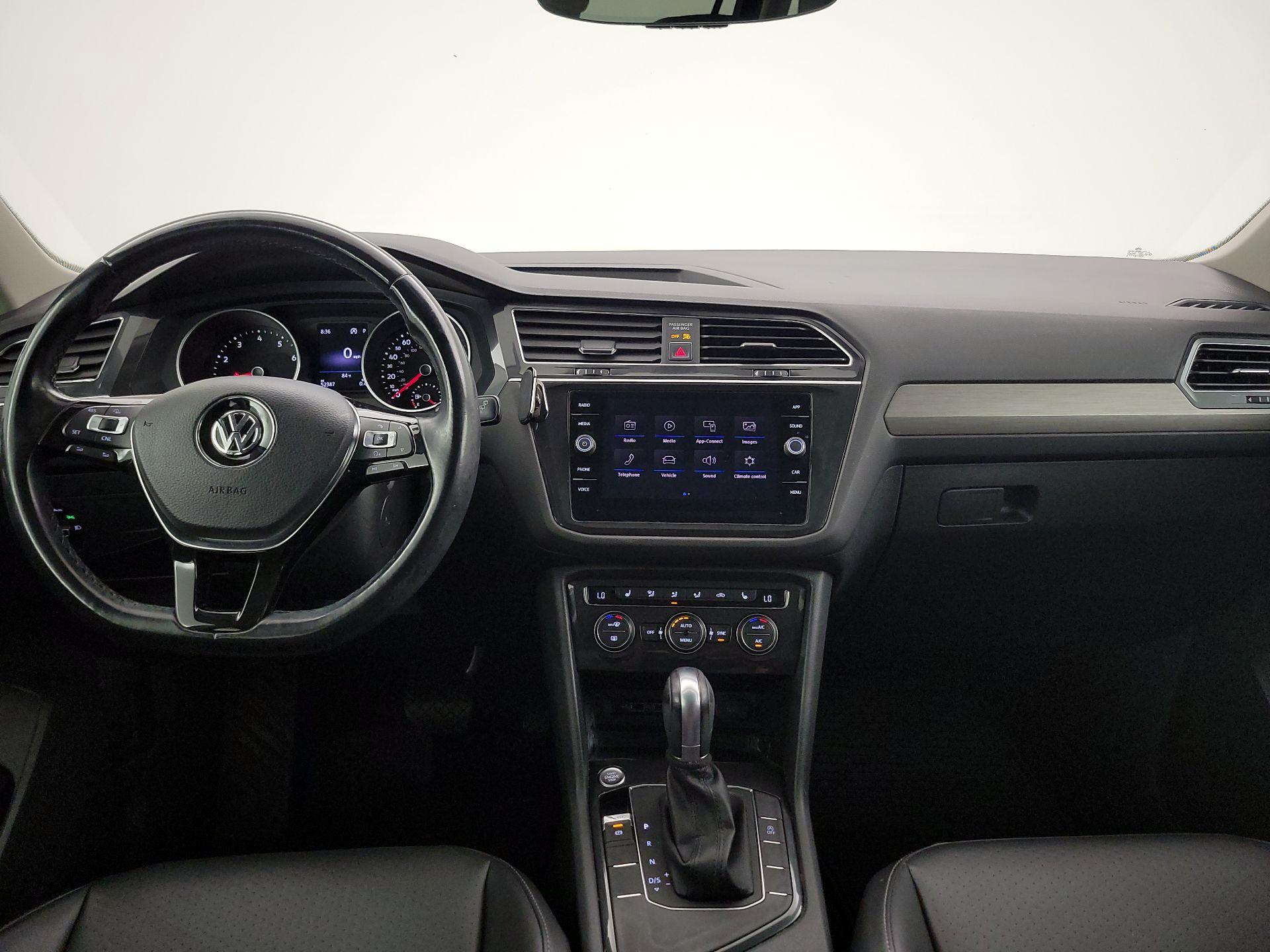 Thumbnail: 2018 Volkswagen Tiguan - 9