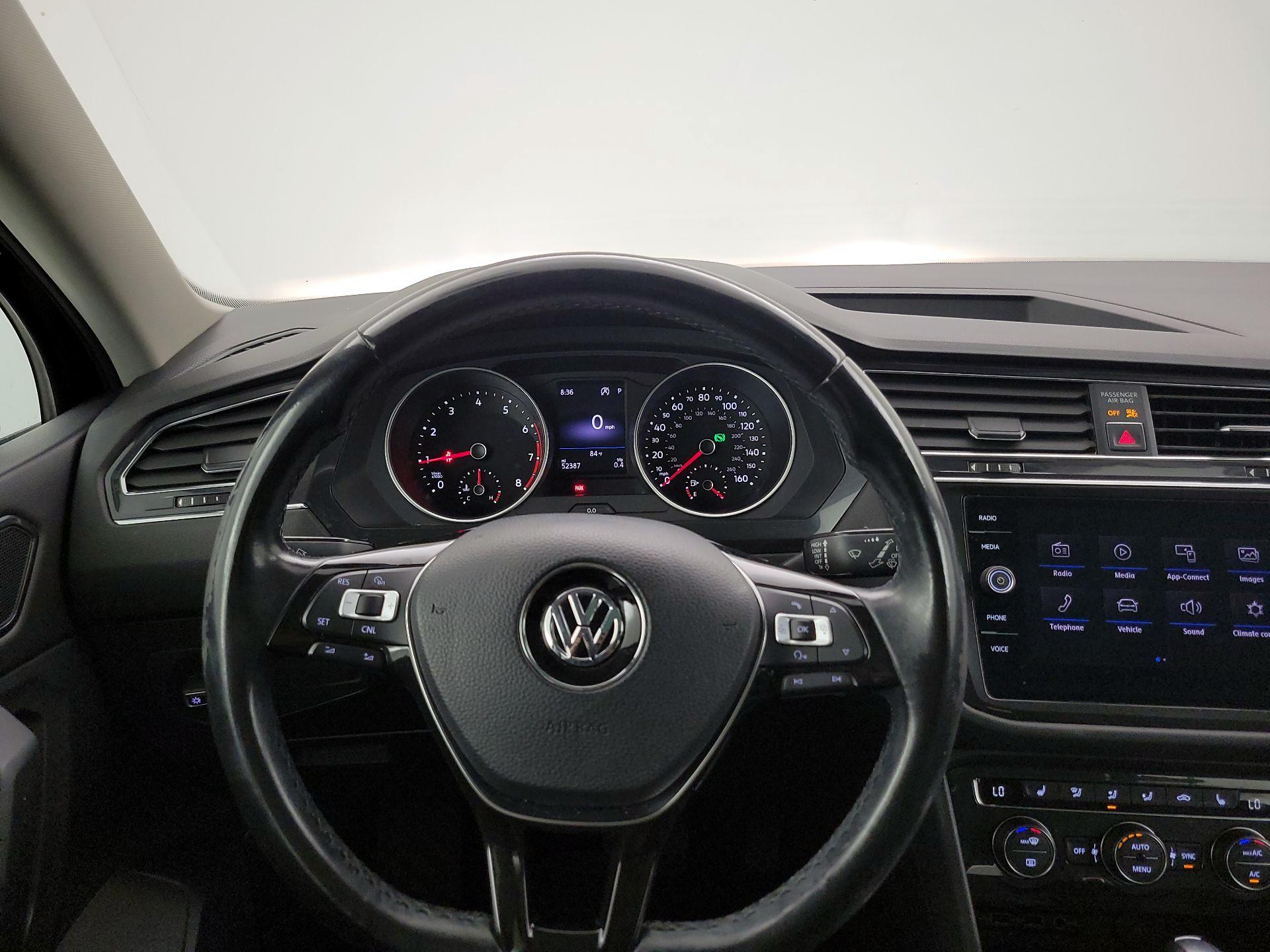 Thumbnail: 2018 Volkswagen Tiguan - 10