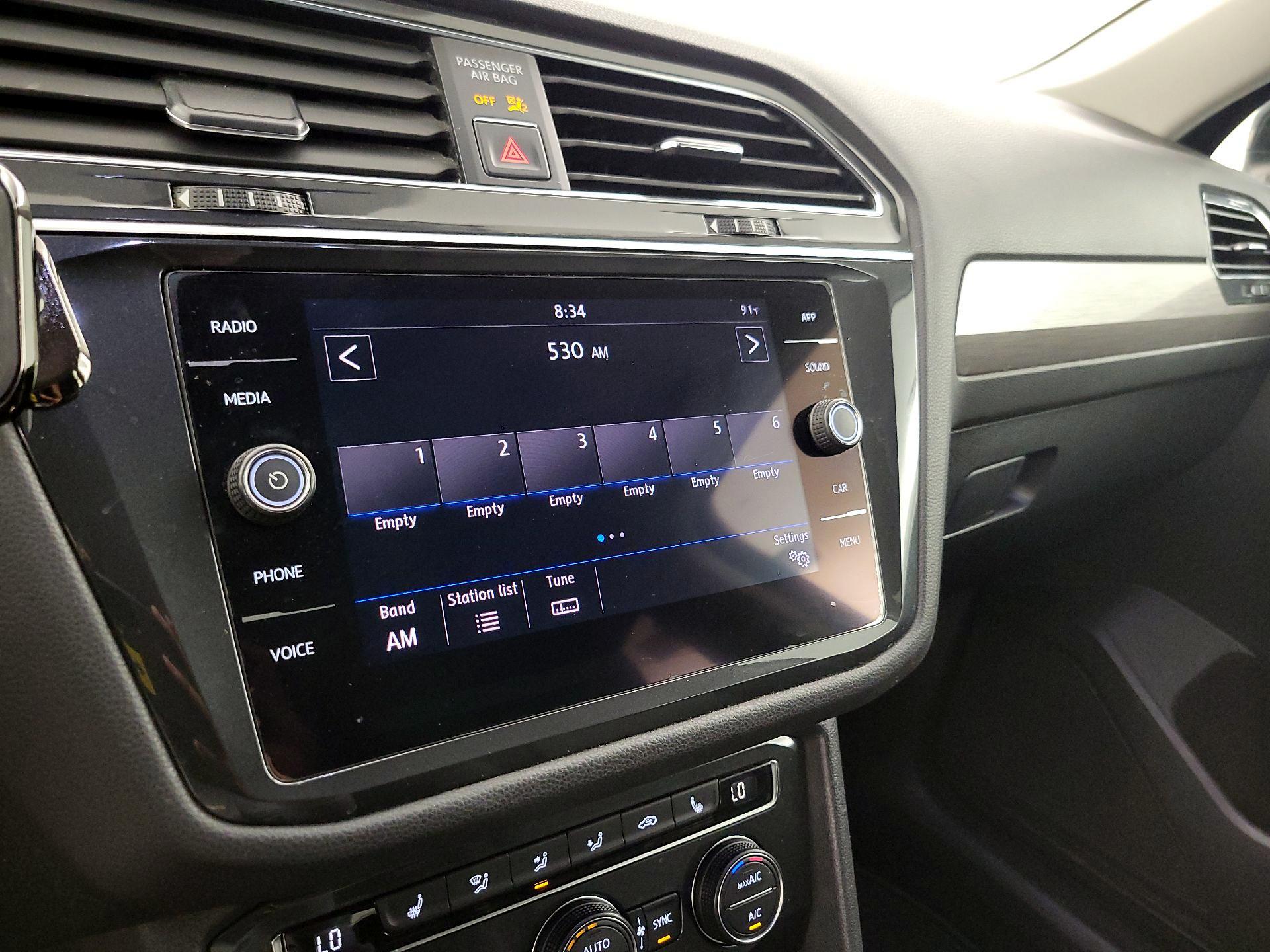 Thumbnail: 2018 Volkswagen Tiguan - 15