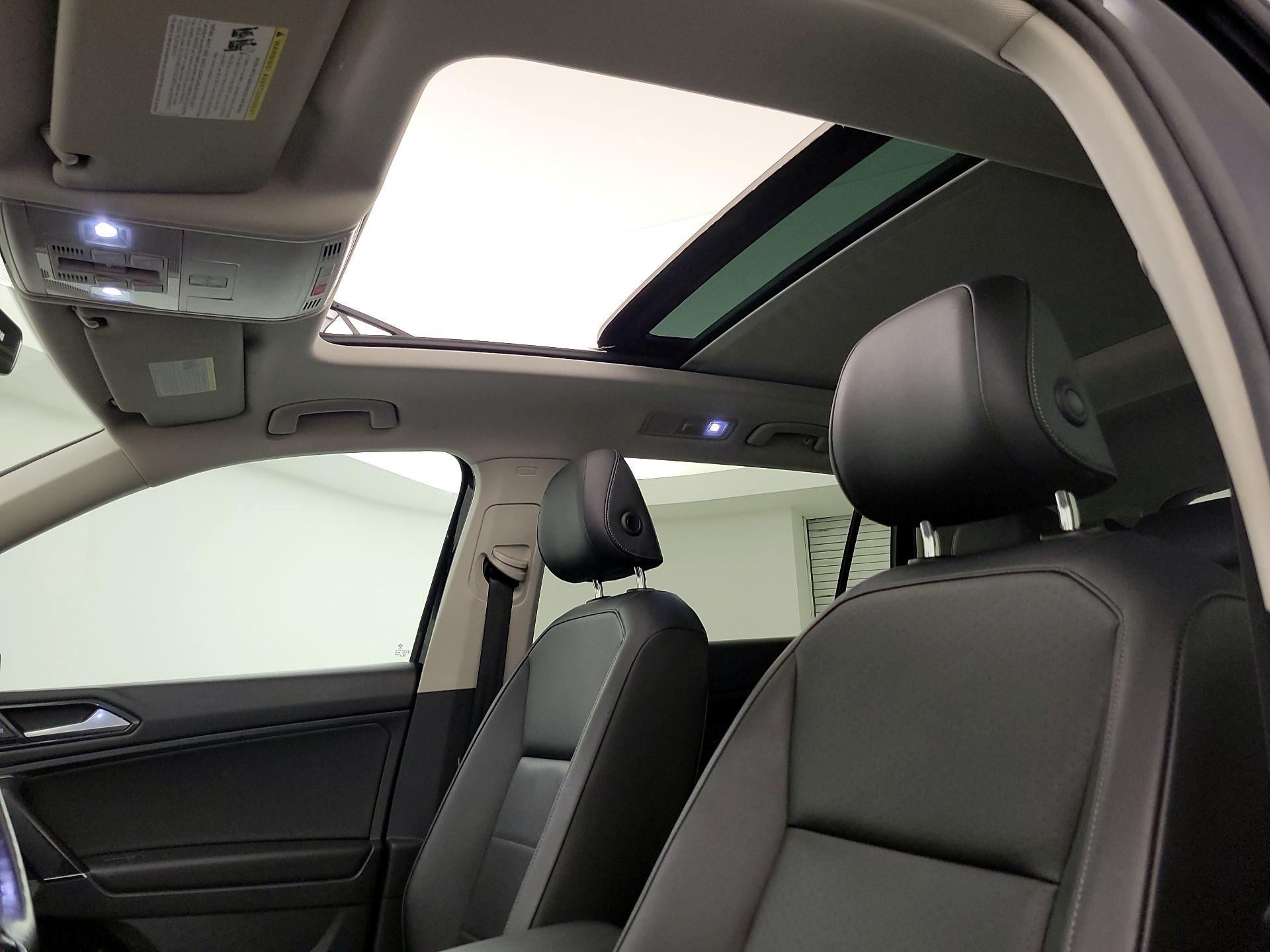 Thumbnail: 2018 Volkswagen Tiguan - 19